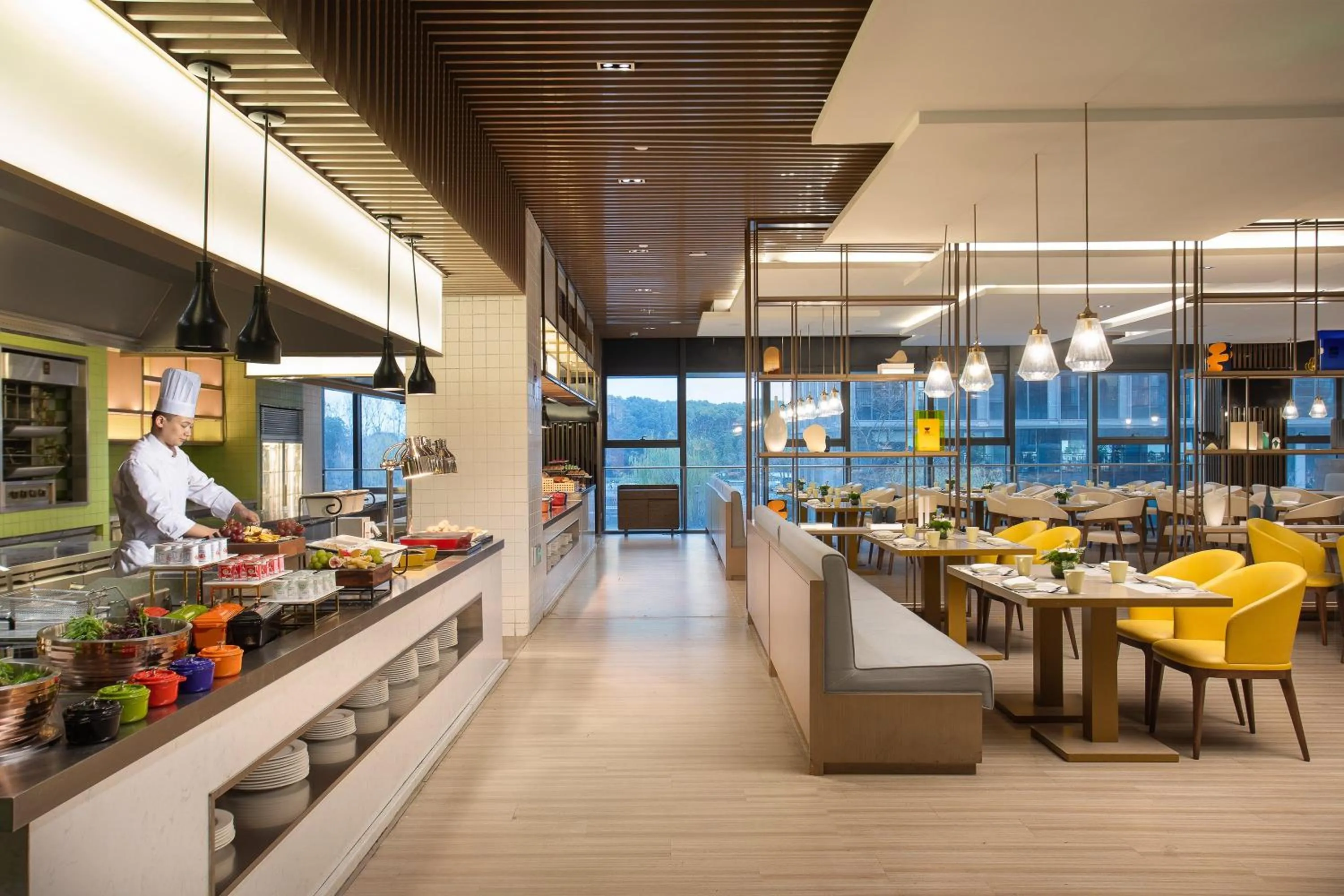 Restaurant/places to eat in voco Shanghai Hongqiao Hub by IHG