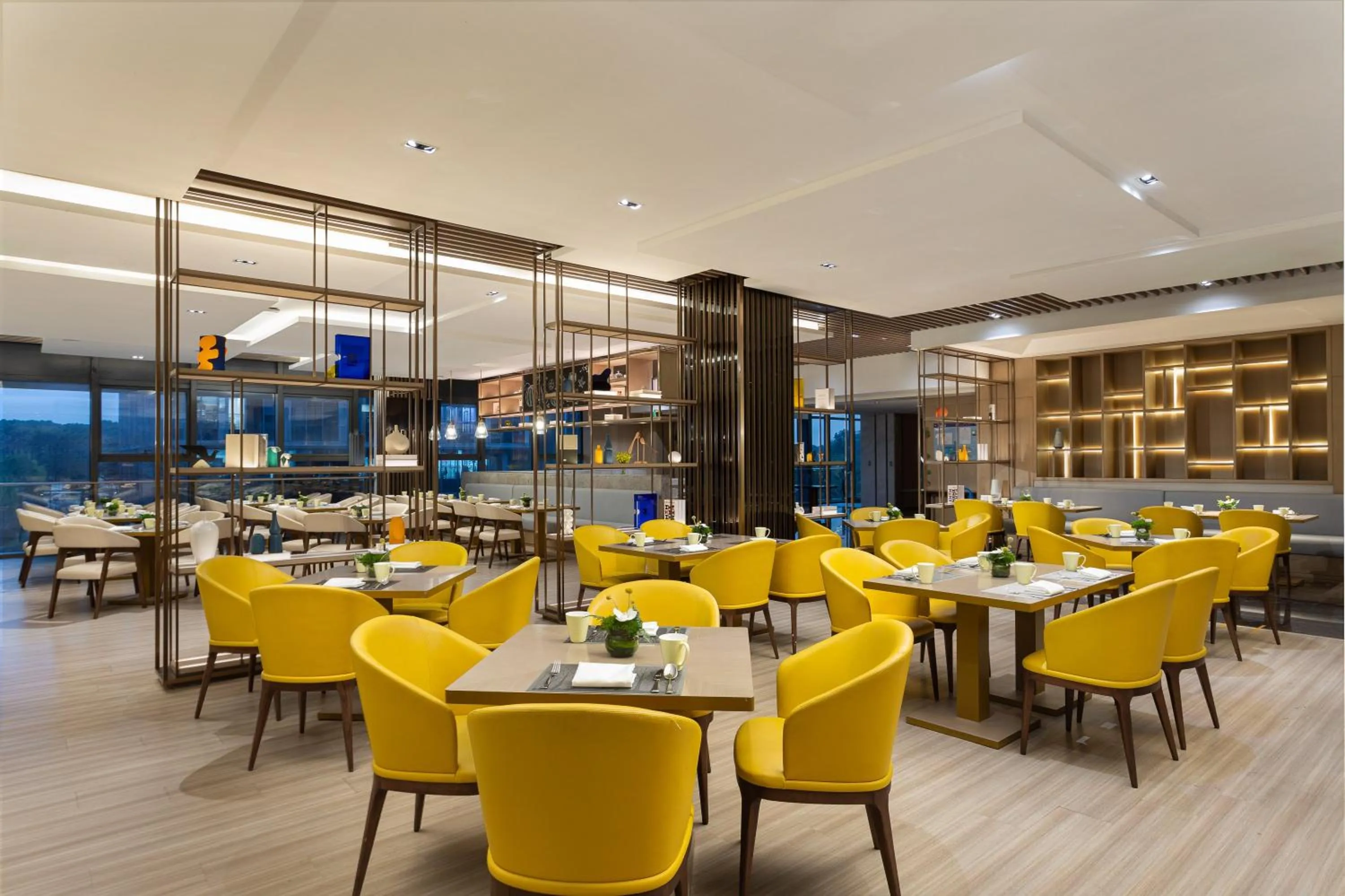 Restaurant/places to eat in voco Shanghai Hongqiao Hub by IHG