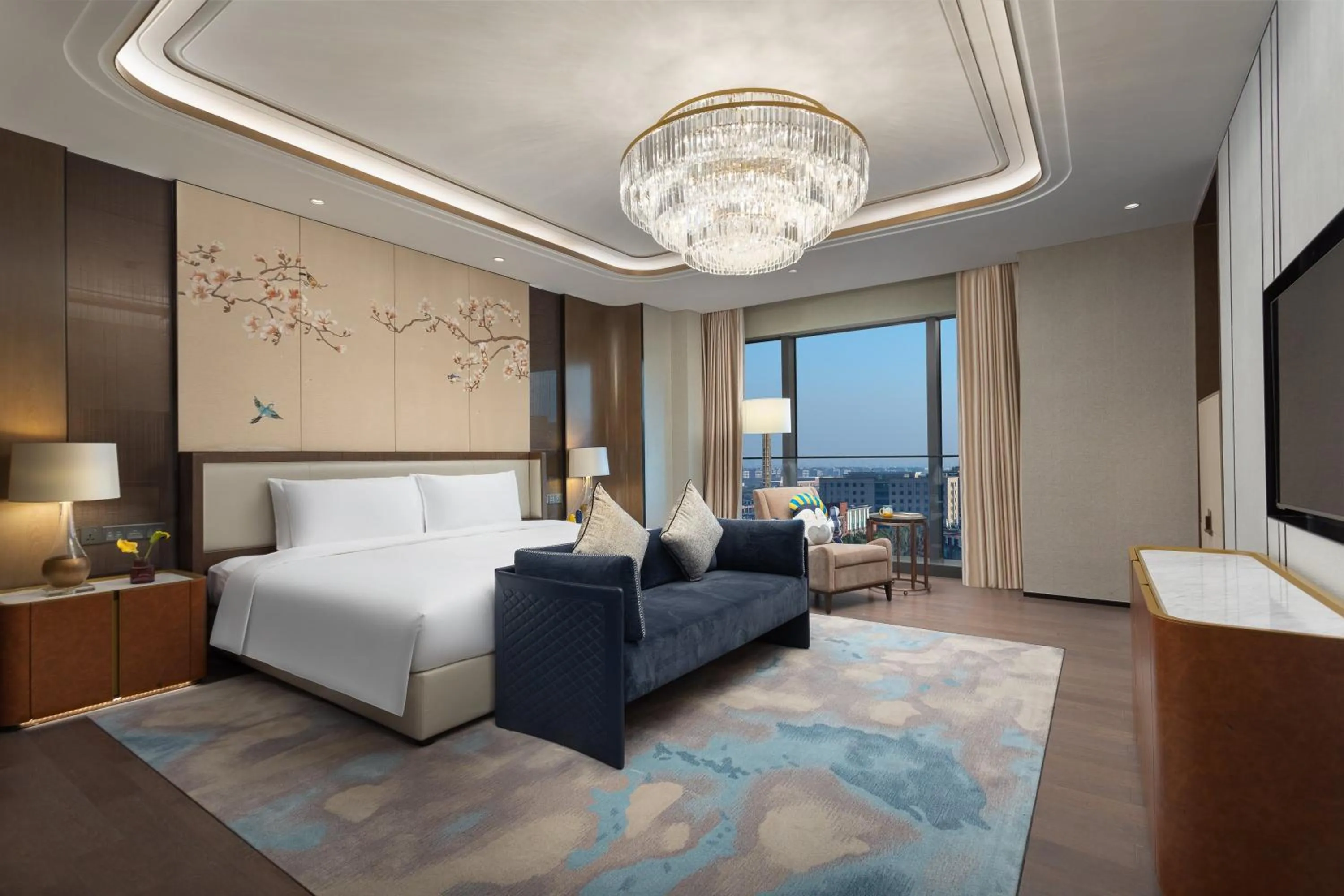 Photo of the whole room, Bed in voco Shanghai Hongqiao Hub by IHG