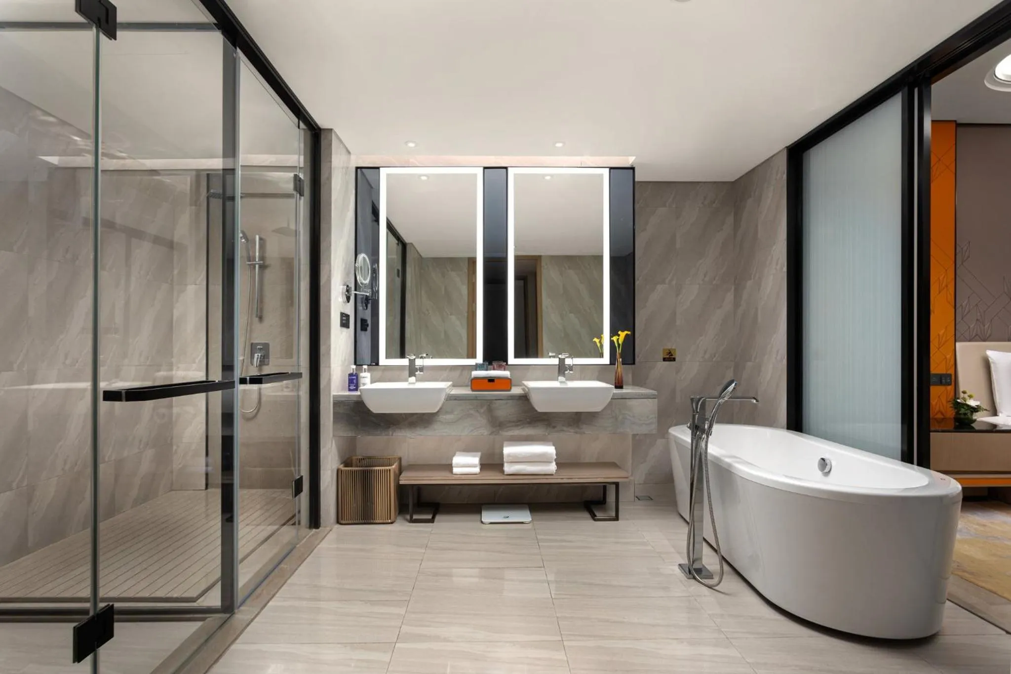 Photo of the whole room in voco Shanghai Hongqiao Hub by IHG