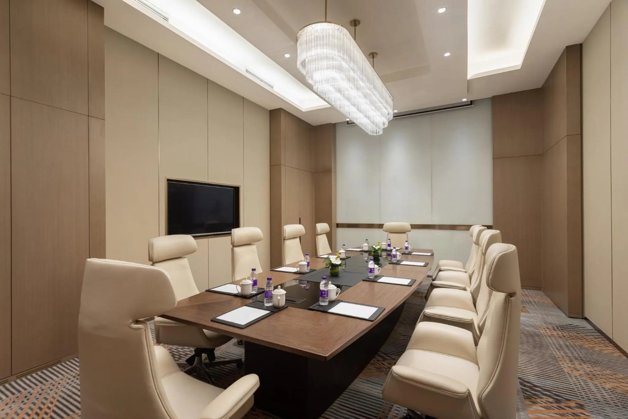 Meeting/conference room in voco Shanghai Hongqiao Hub by IHG
