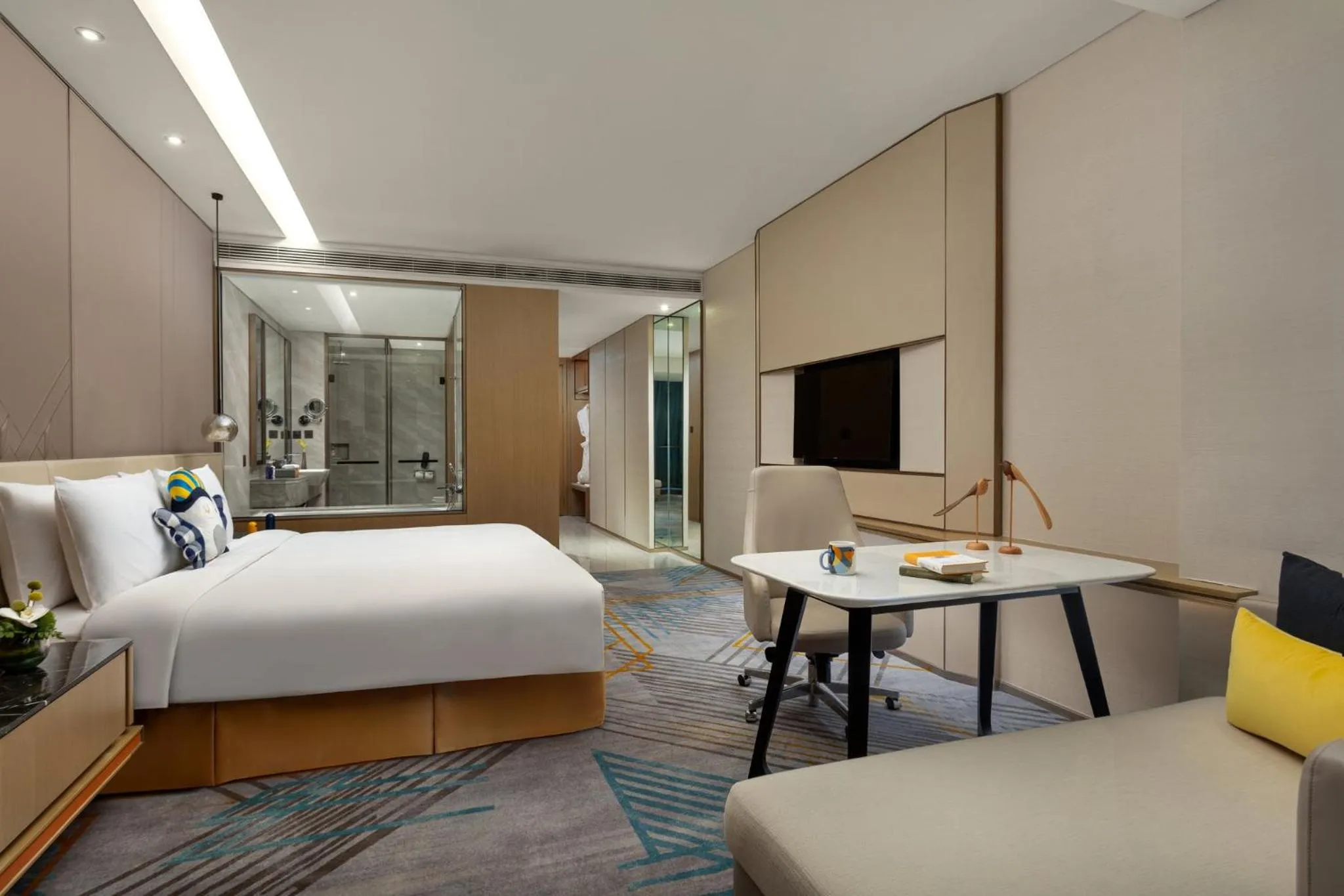 Photo of the whole room, Bed in voco Shanghai Hongqiao Hub by IHG