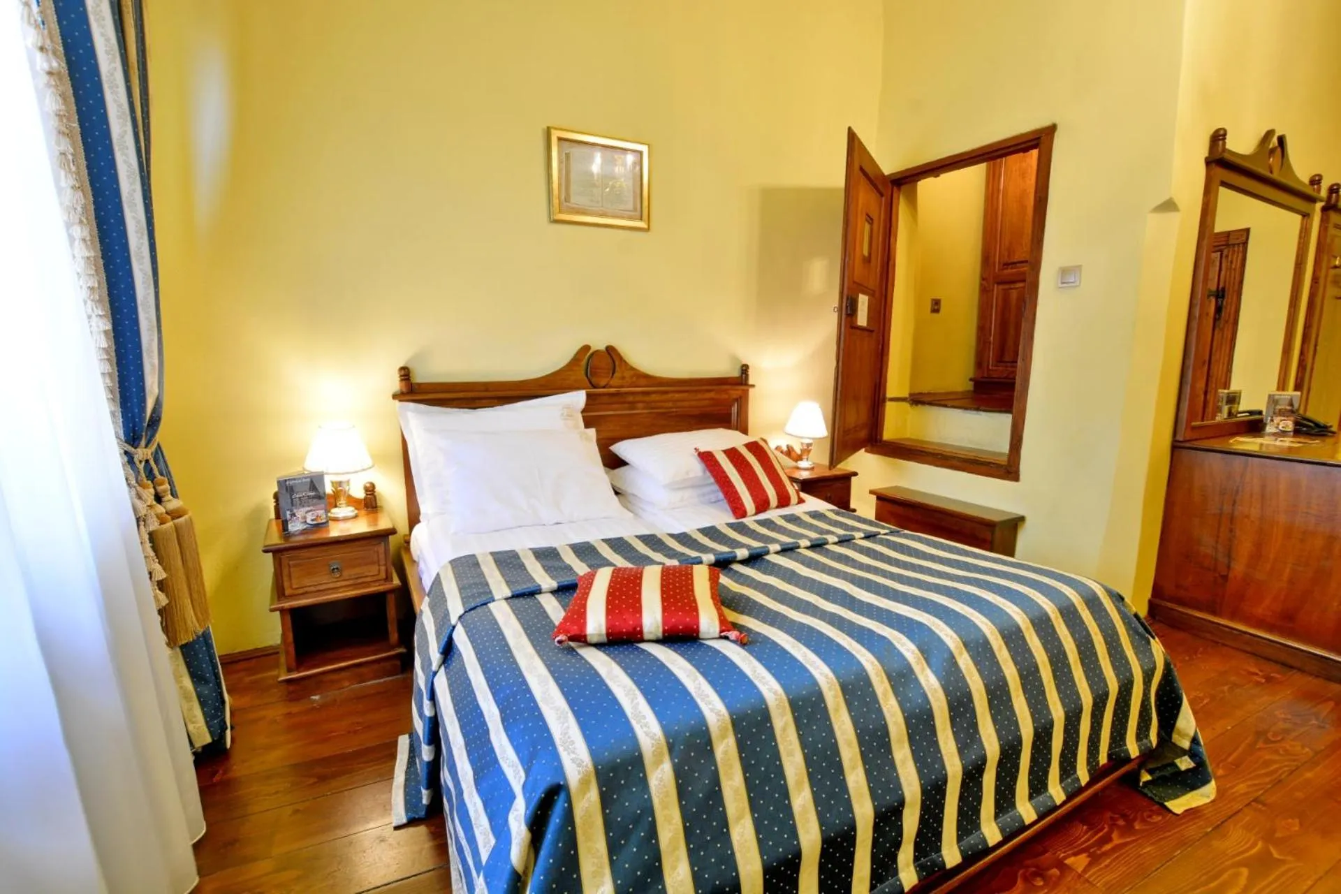 Bed in Casa Georgius Krauss Sighisoara