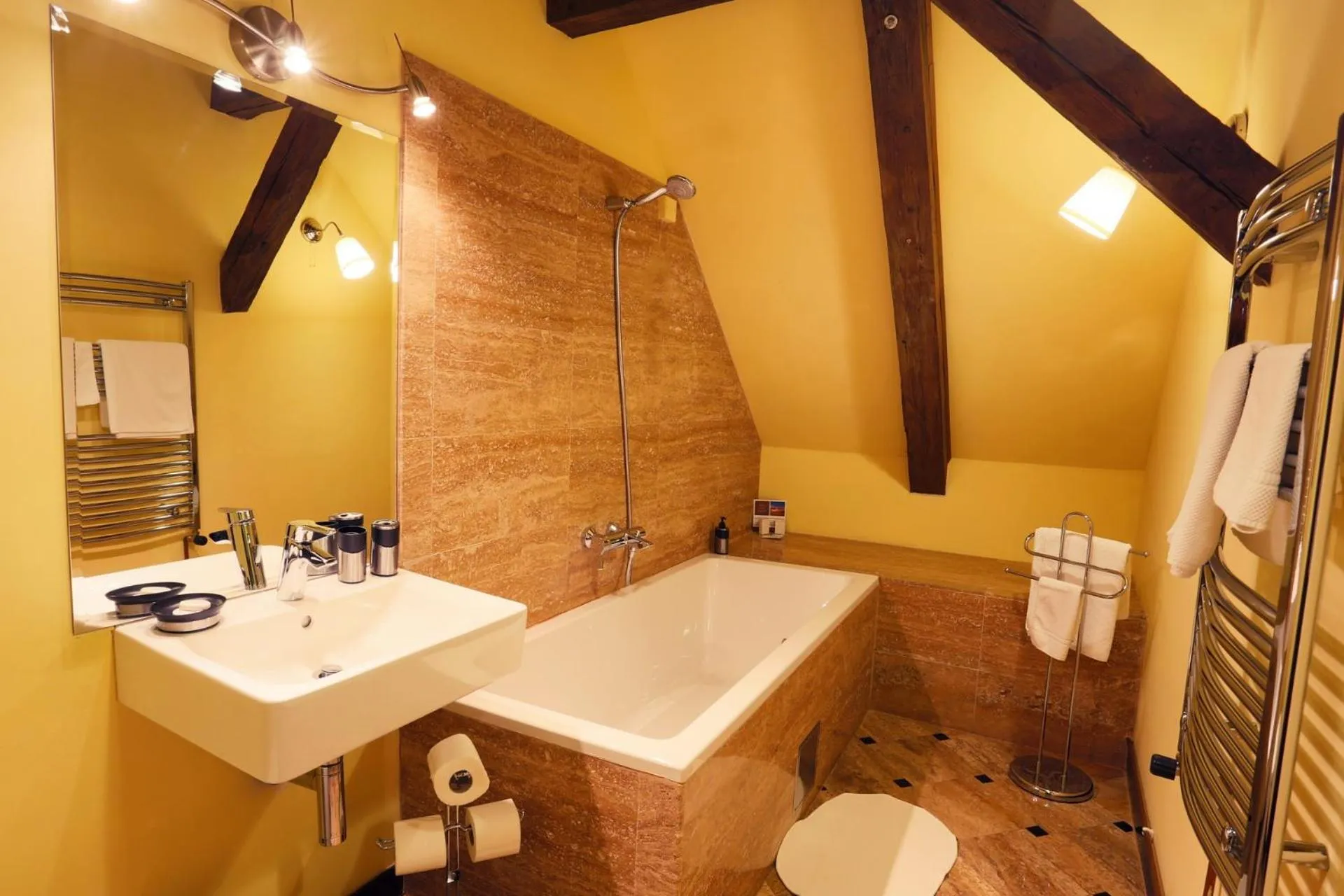 Bathroom in Casa Georgius Krauss Sighisoara