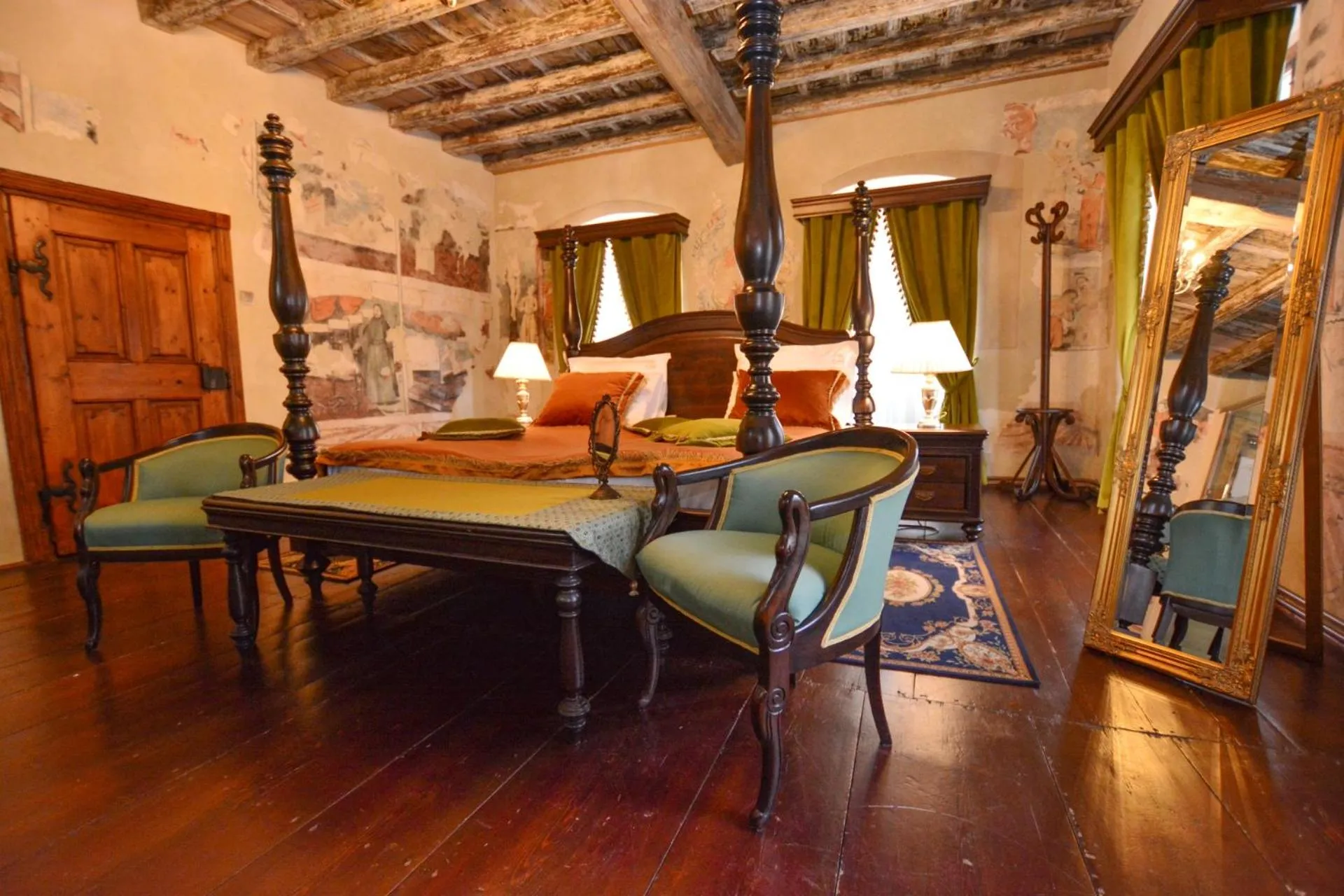 Photo of the whole room in Casa Georgius Krauss Sighisoara