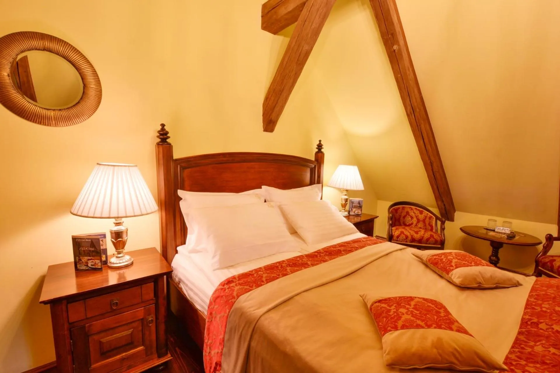 Bed in Casa Georgius Krauss Sighisoara