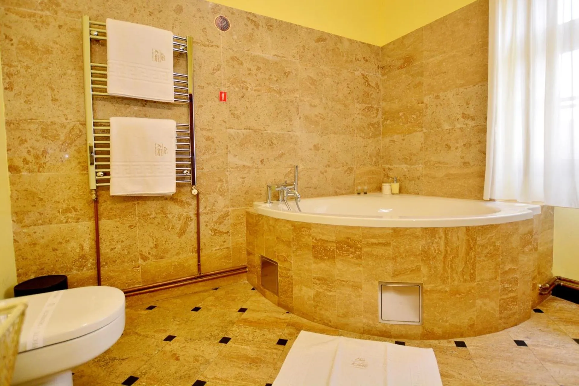 Bathroom in Casa Georgius Krauss Sighisoara