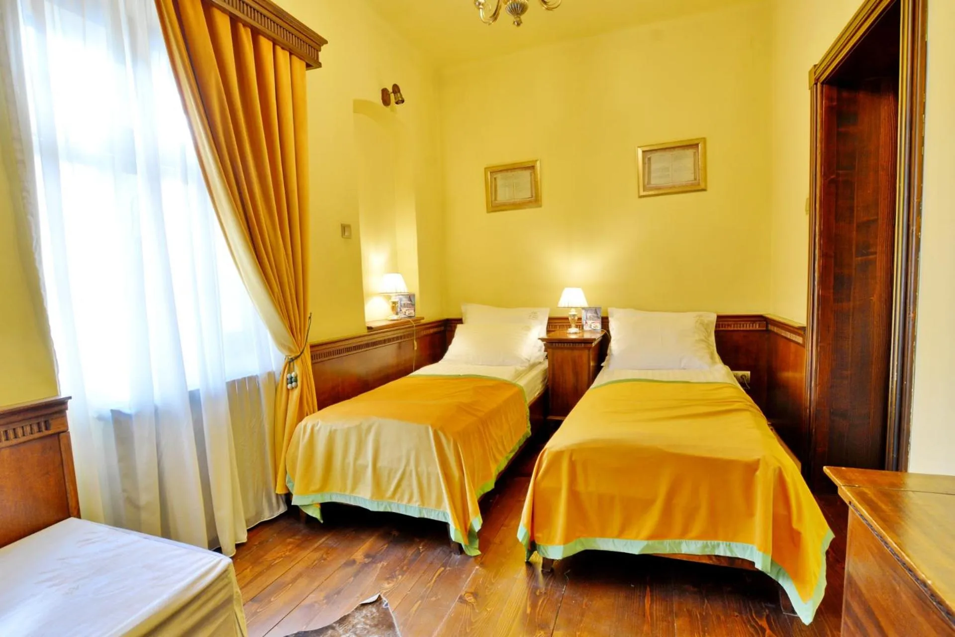 Bed in Casa Georgius Krauss Sighisoara