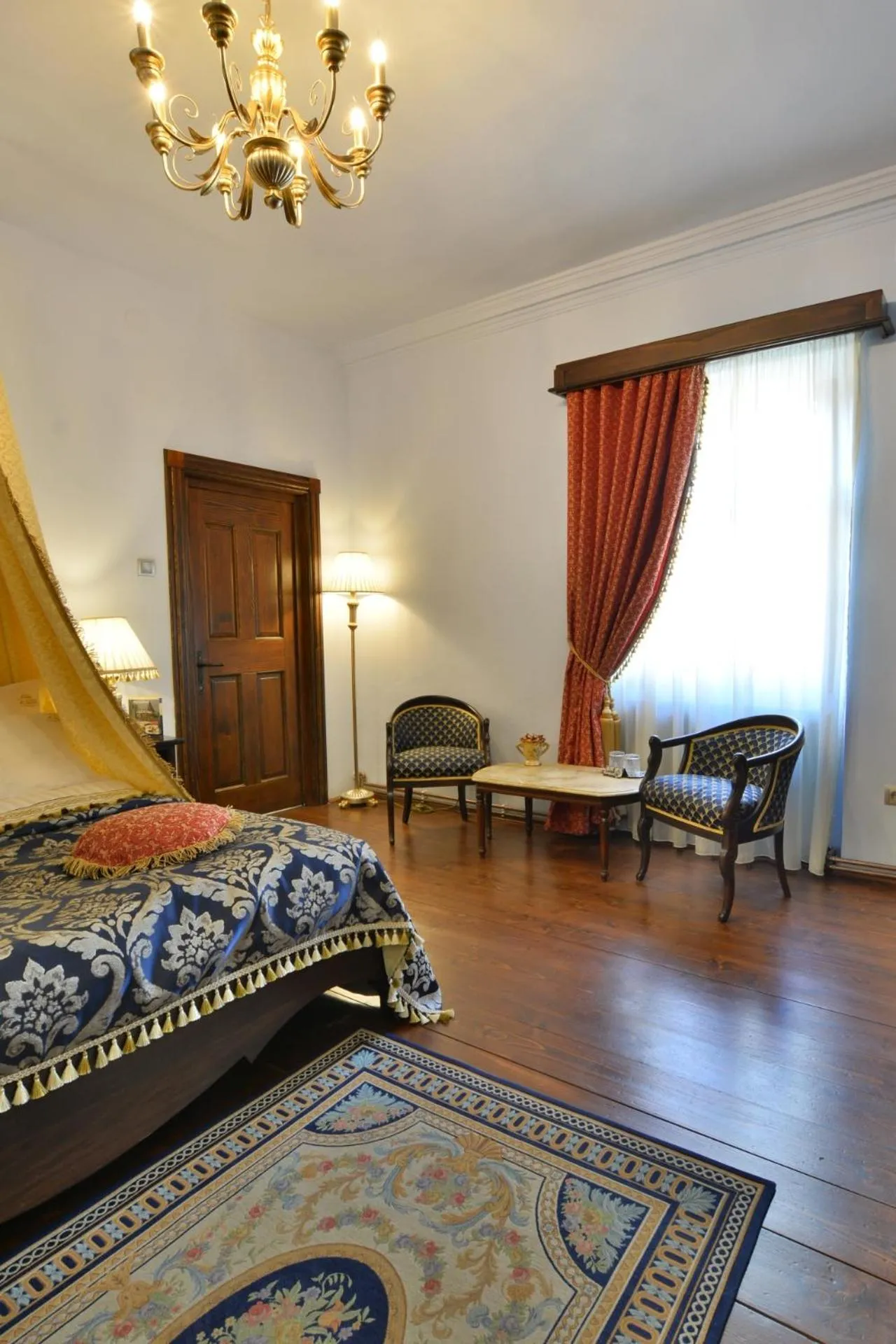 Photo of the whole room, Bed in Casa Georgius Krauss Sighisoara