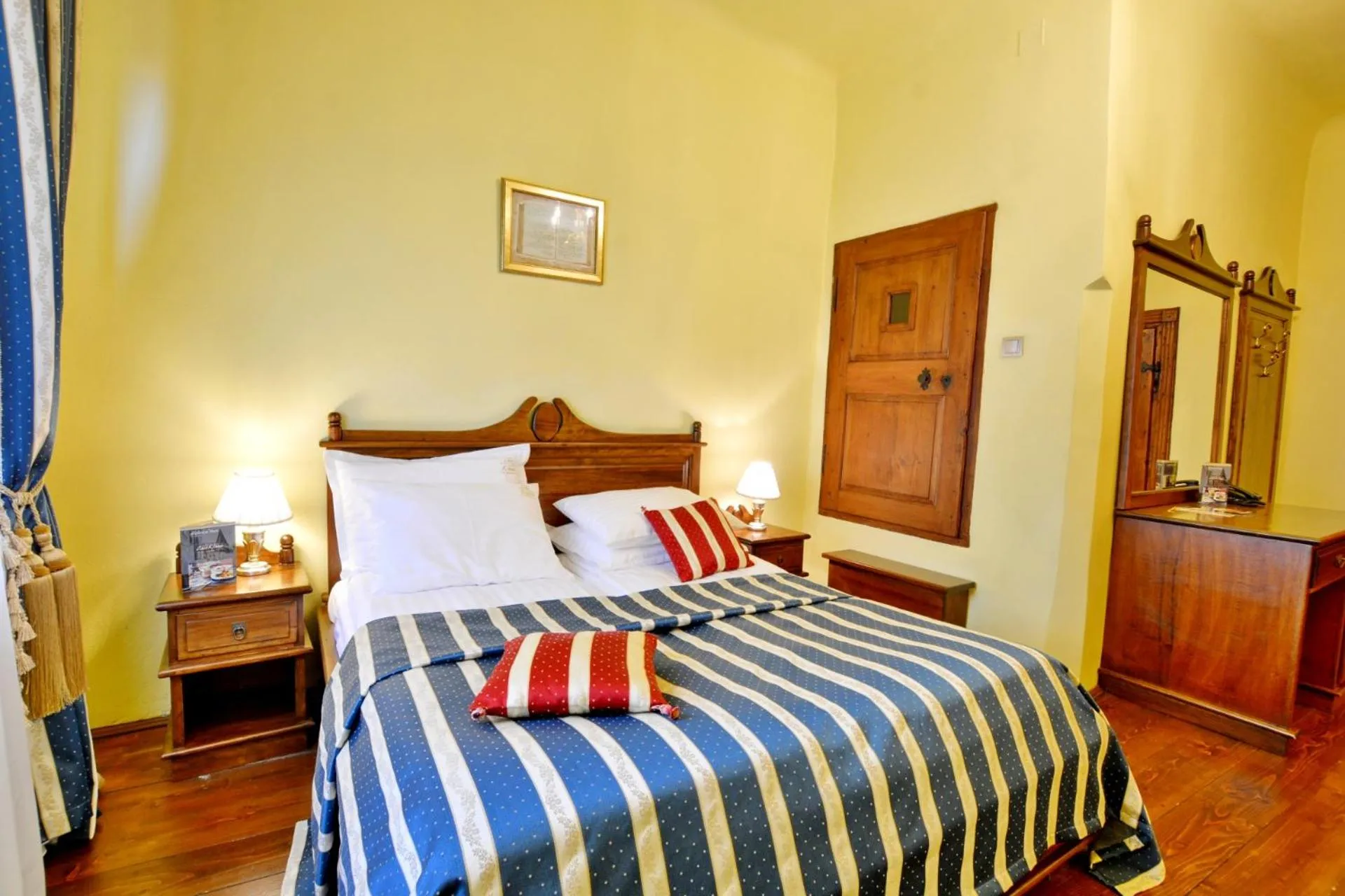 Bed in Casa Georgius Krauss Sighisoara