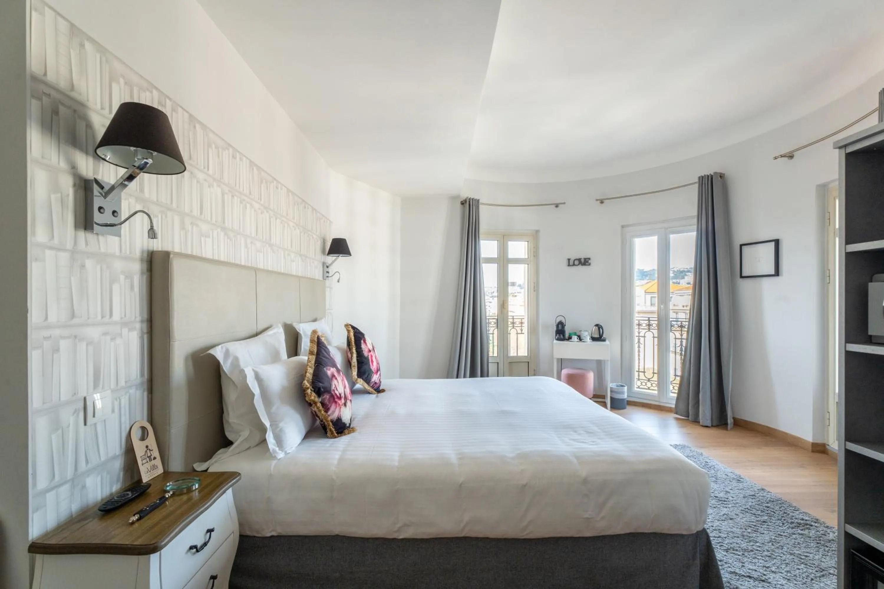 Bed in Hotel La Villa Nice Victor Hugo