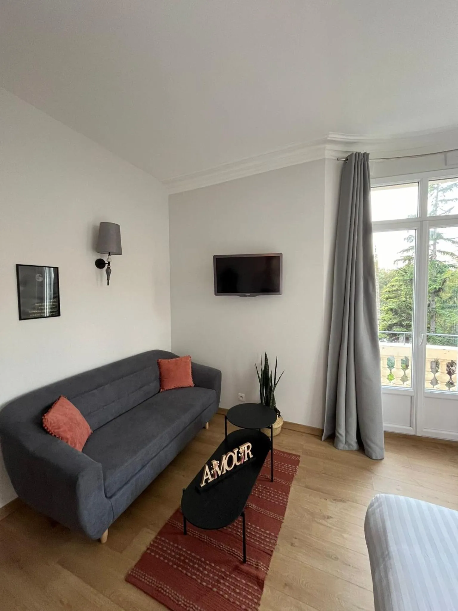 Bedroom in Hotel La Villa Nice Victor Hugo