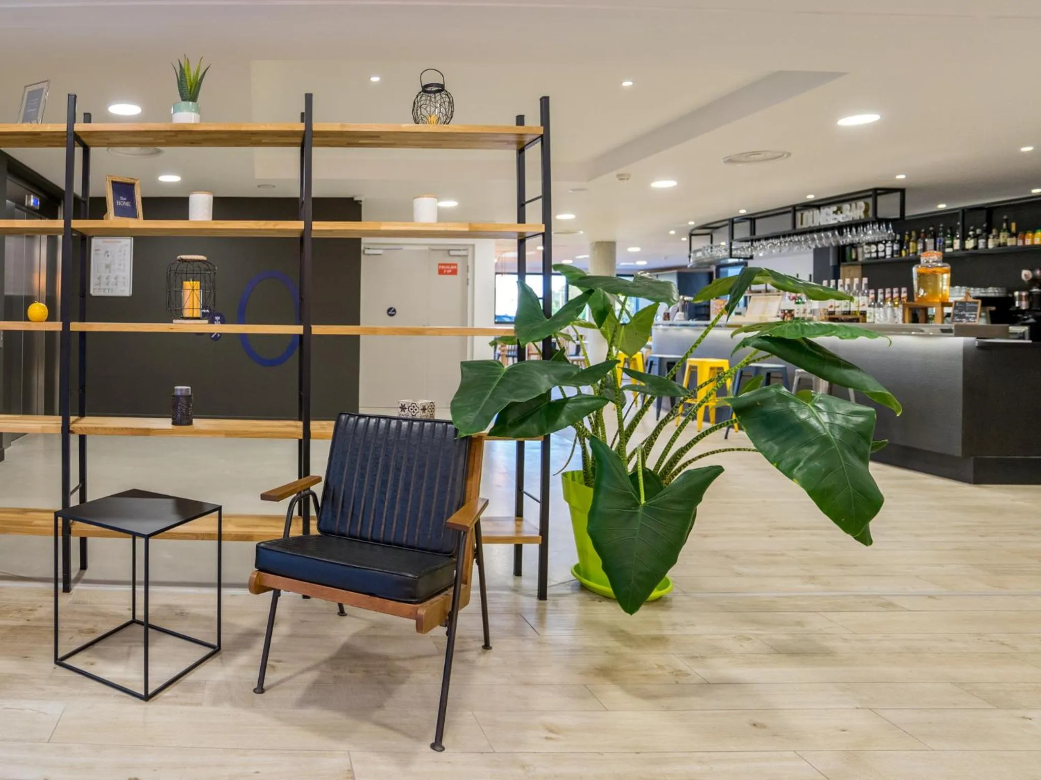 Lobby or reception in Campanile Marseille Est - Aubagne