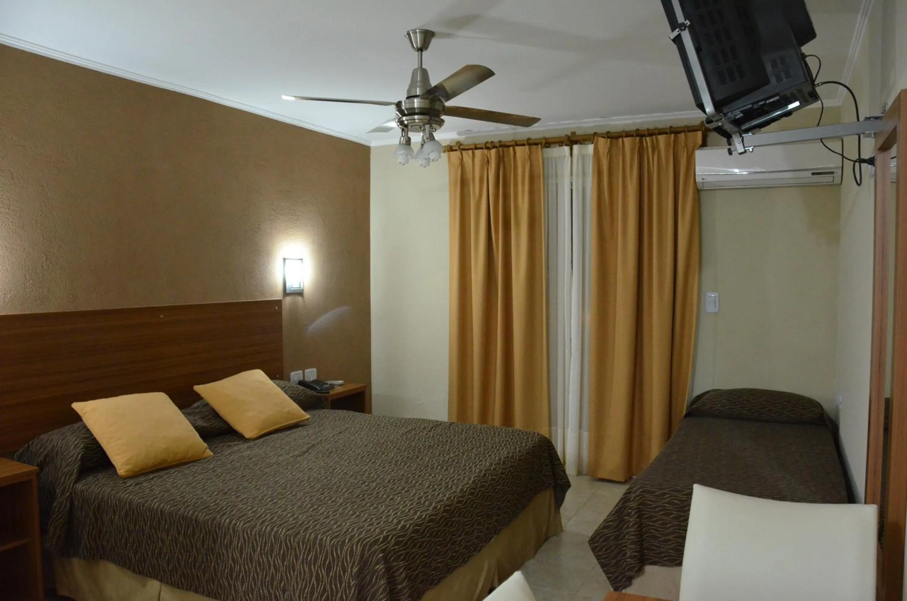 Property building, Bed in Club Valle Termal Resort