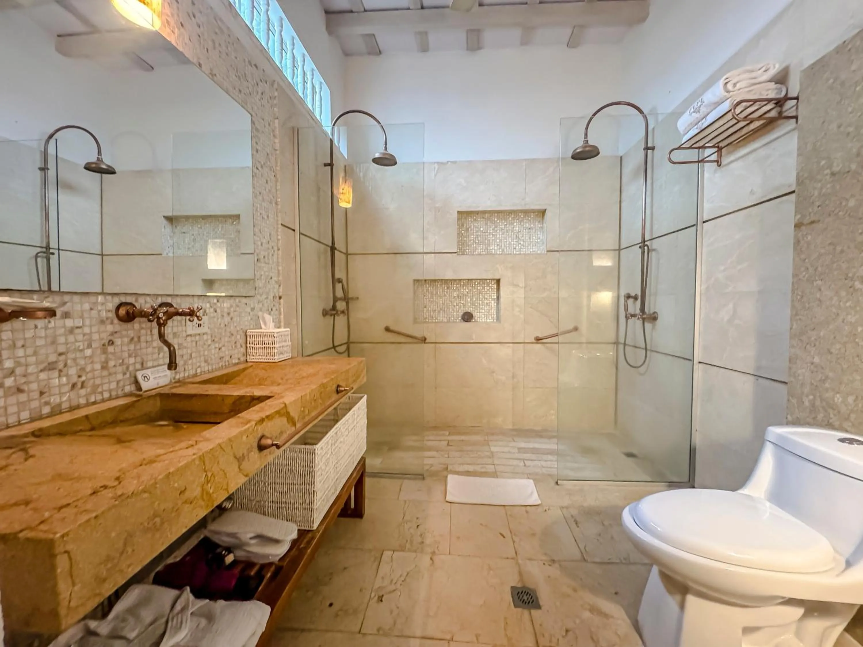 Shower in Hotel Boutique Don Pepe