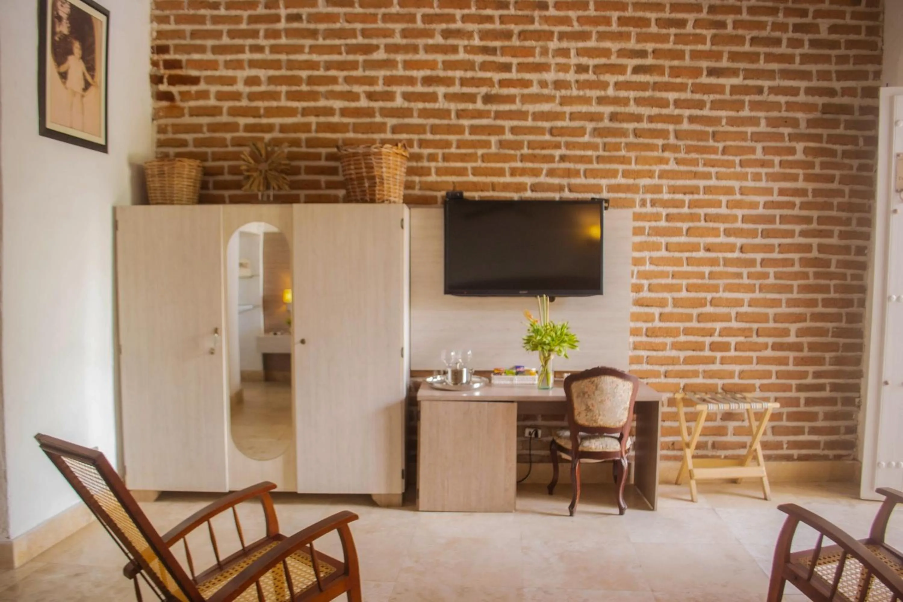 TV and multimedia in Hotel Boutique Don Pepe