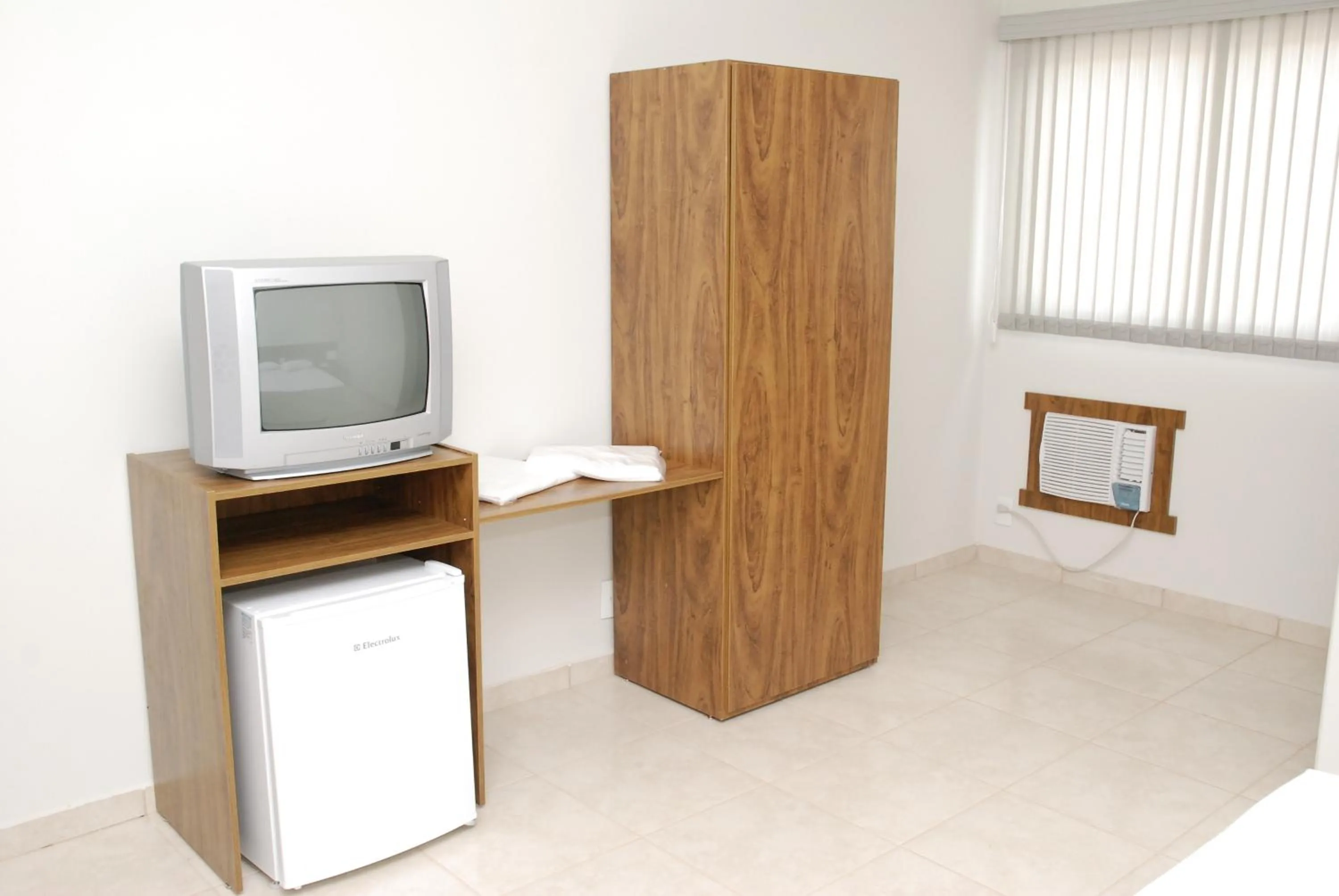 TV and multimedia in Monte Castro Executive Hotel