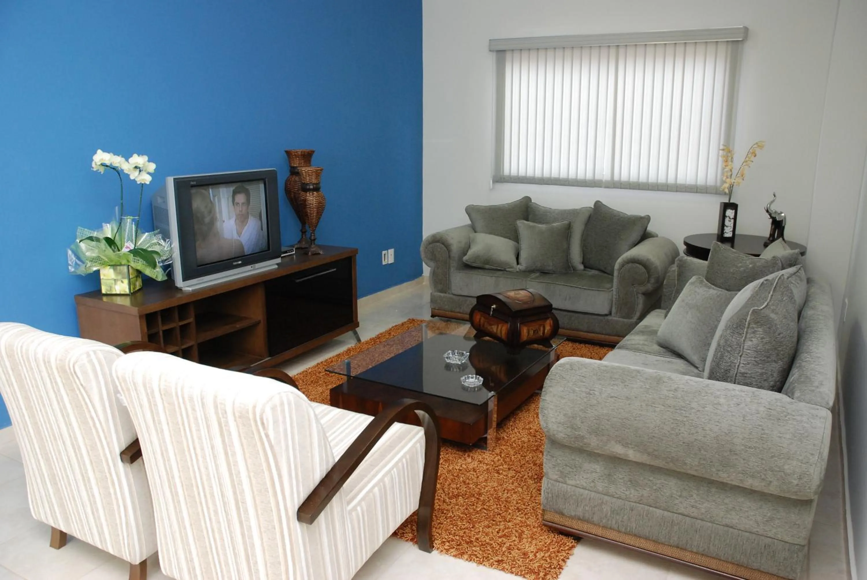 TV and multimedia in Monte Castro Executive Hotel