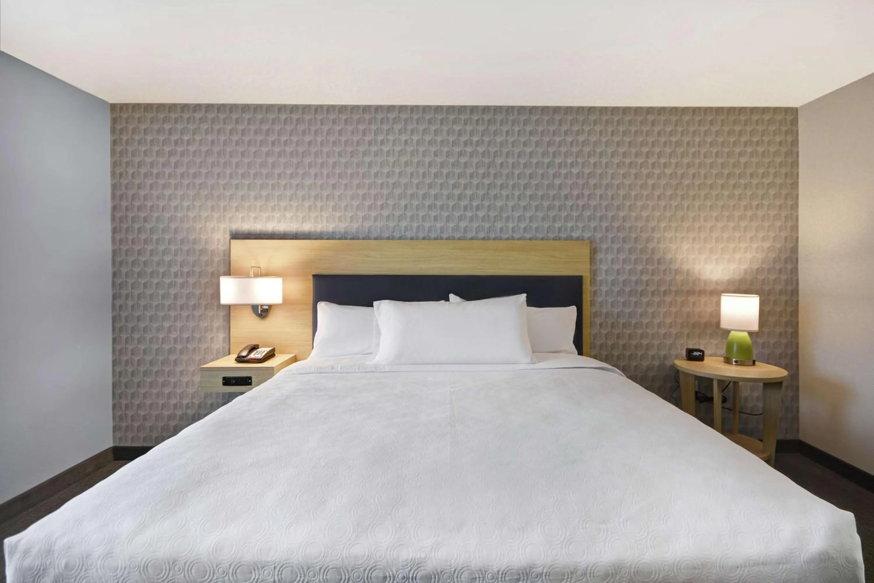 Bed in Home2 Suites By Hilton Grand Rapids North