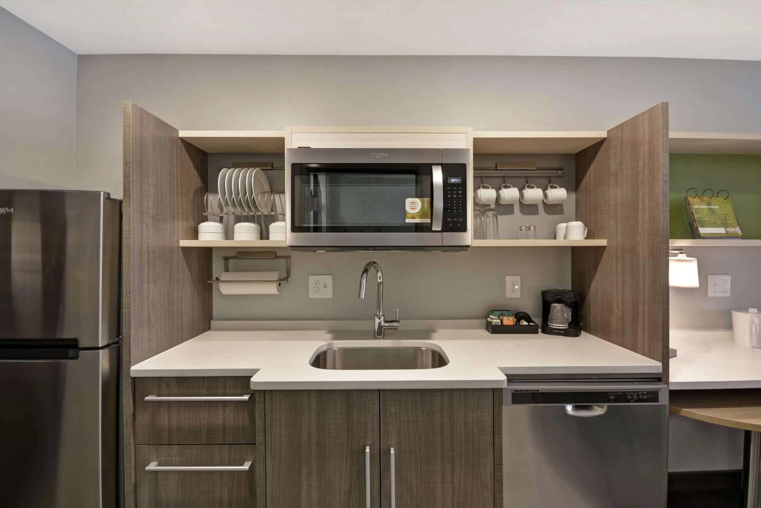 Kitchen or kitchenette in Home2 Suites By Hilton Grand Rapids North