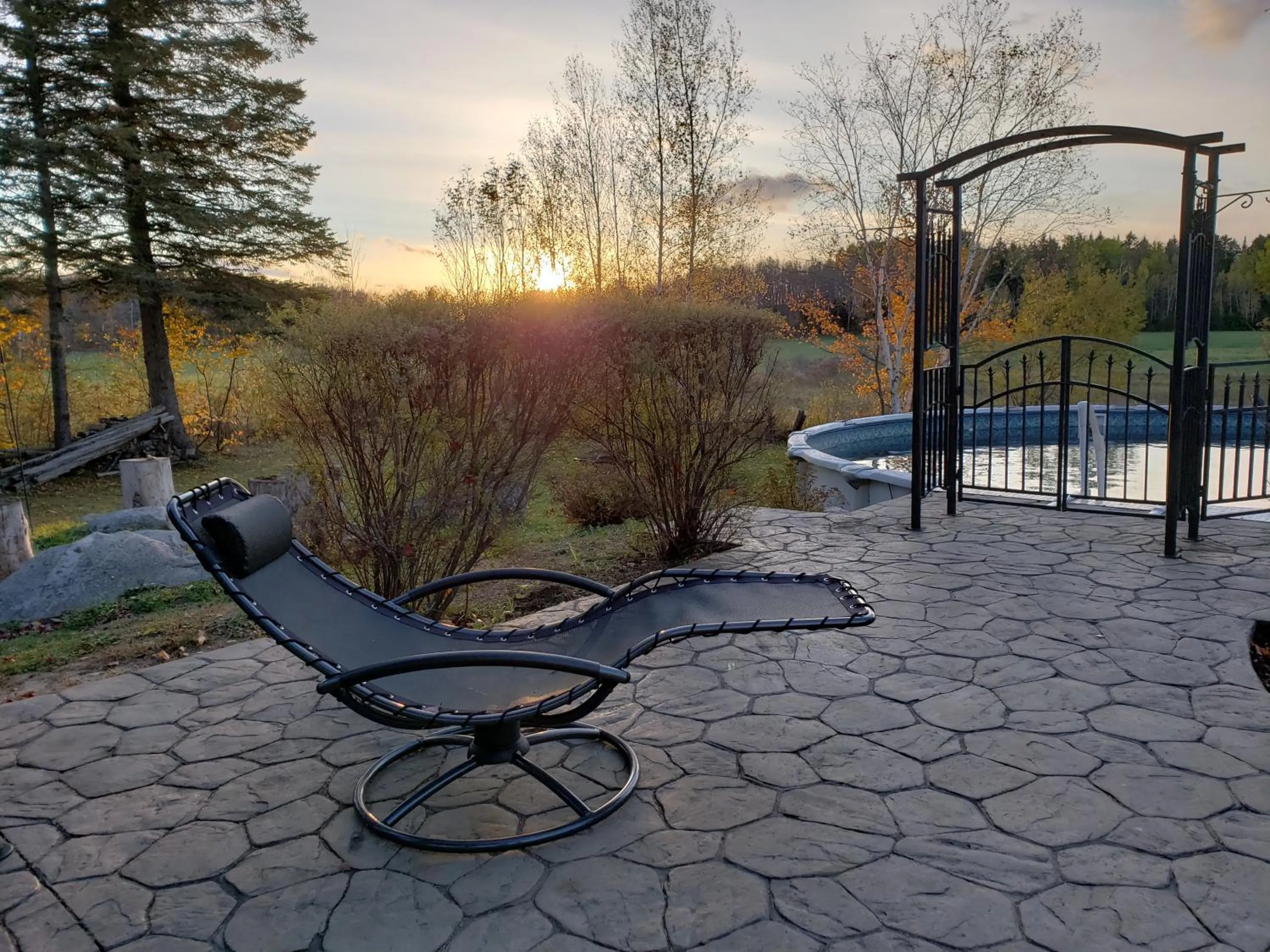 Swimming pool in Gîte Le Grandelinois