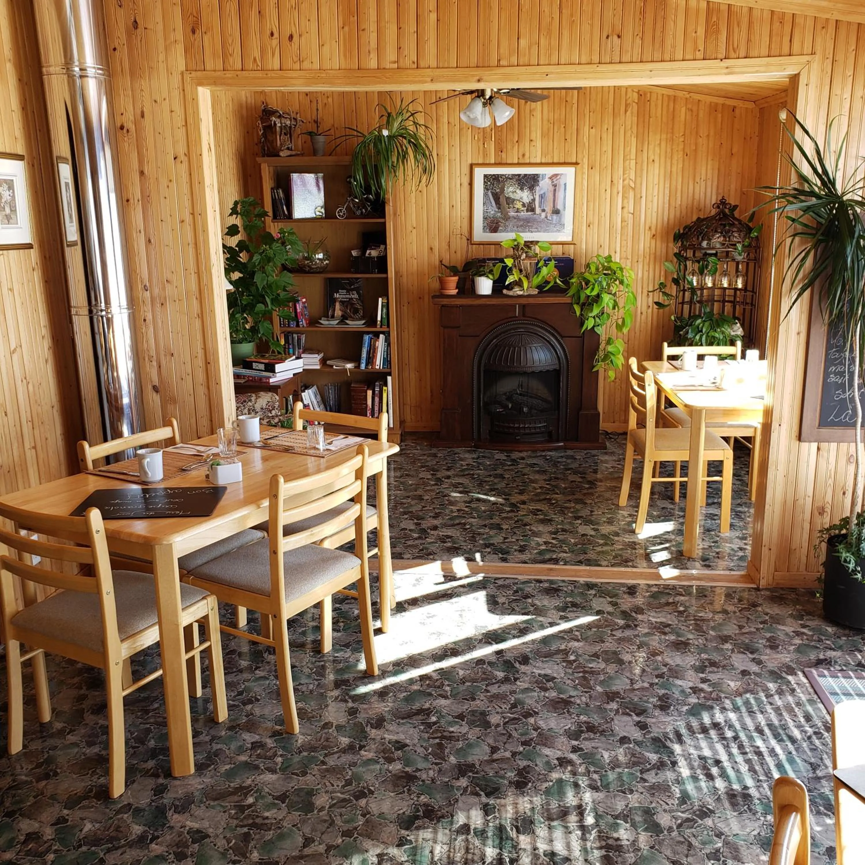 Restaurant/places to eat in Gîte Le Grandelinois