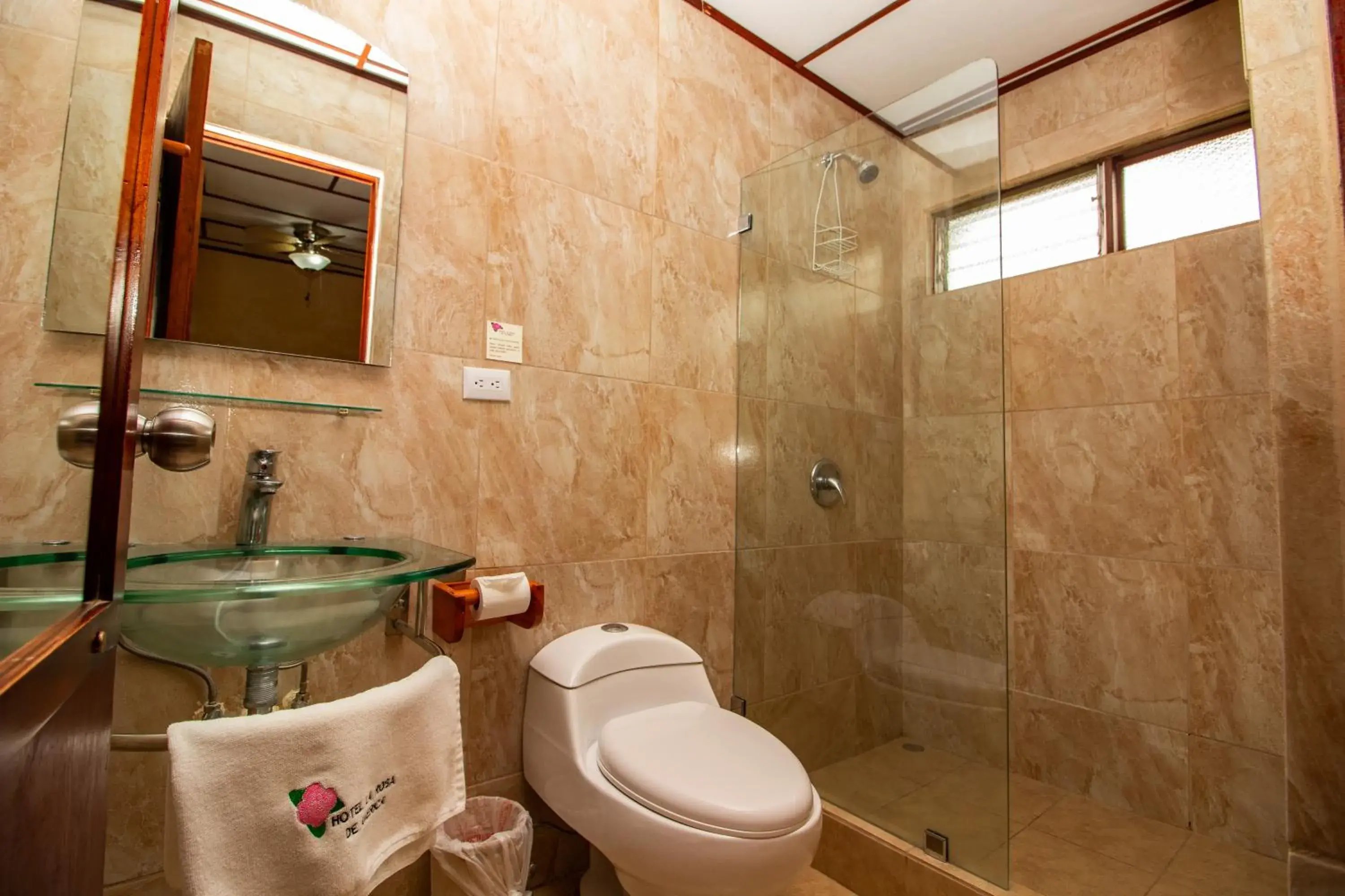 Quadruple Room in Hotel La Rosa de America Quadruple Room in Hotel La Rosa de America