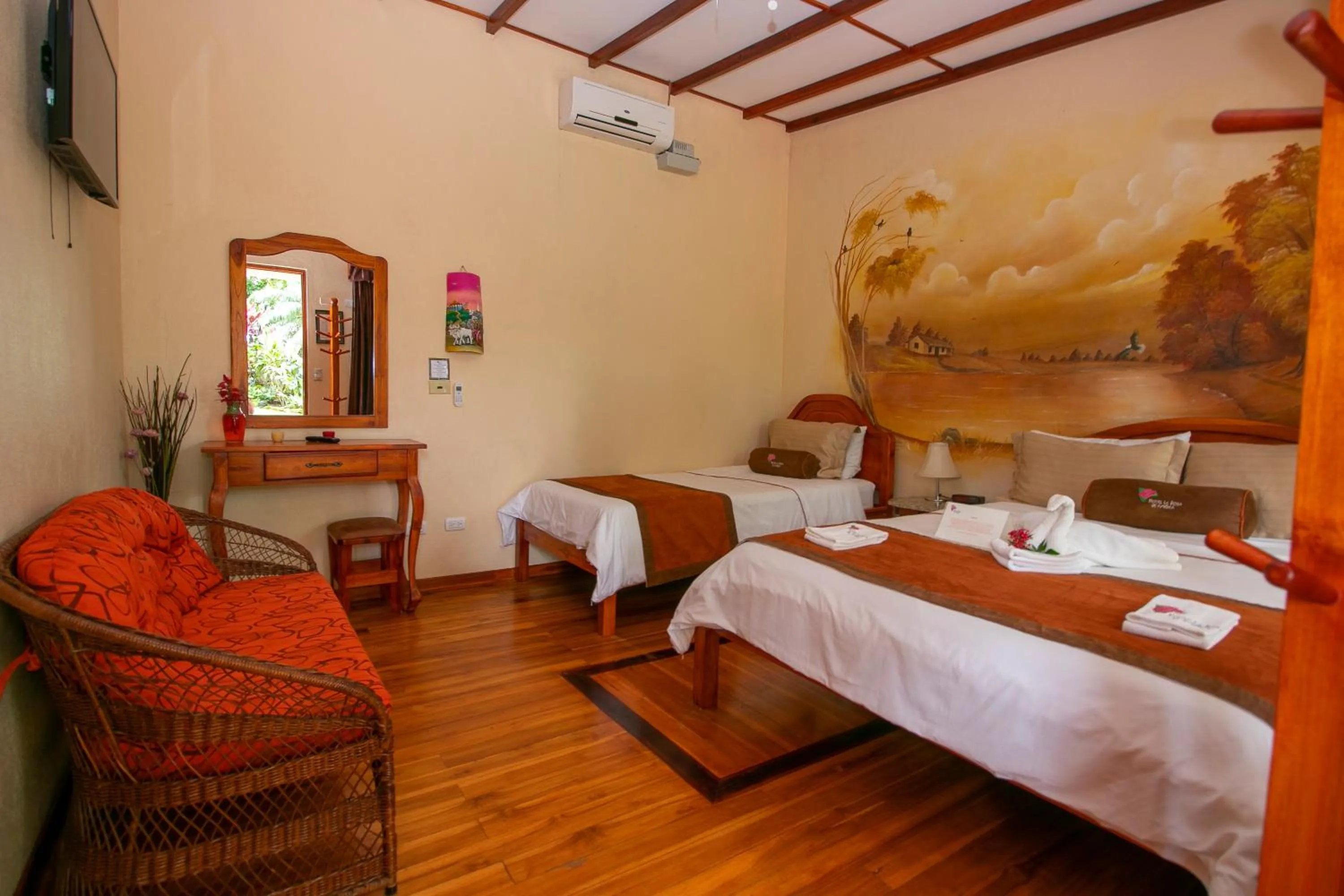 Photo of the whole room, Bed in Hotel La Rosa de America