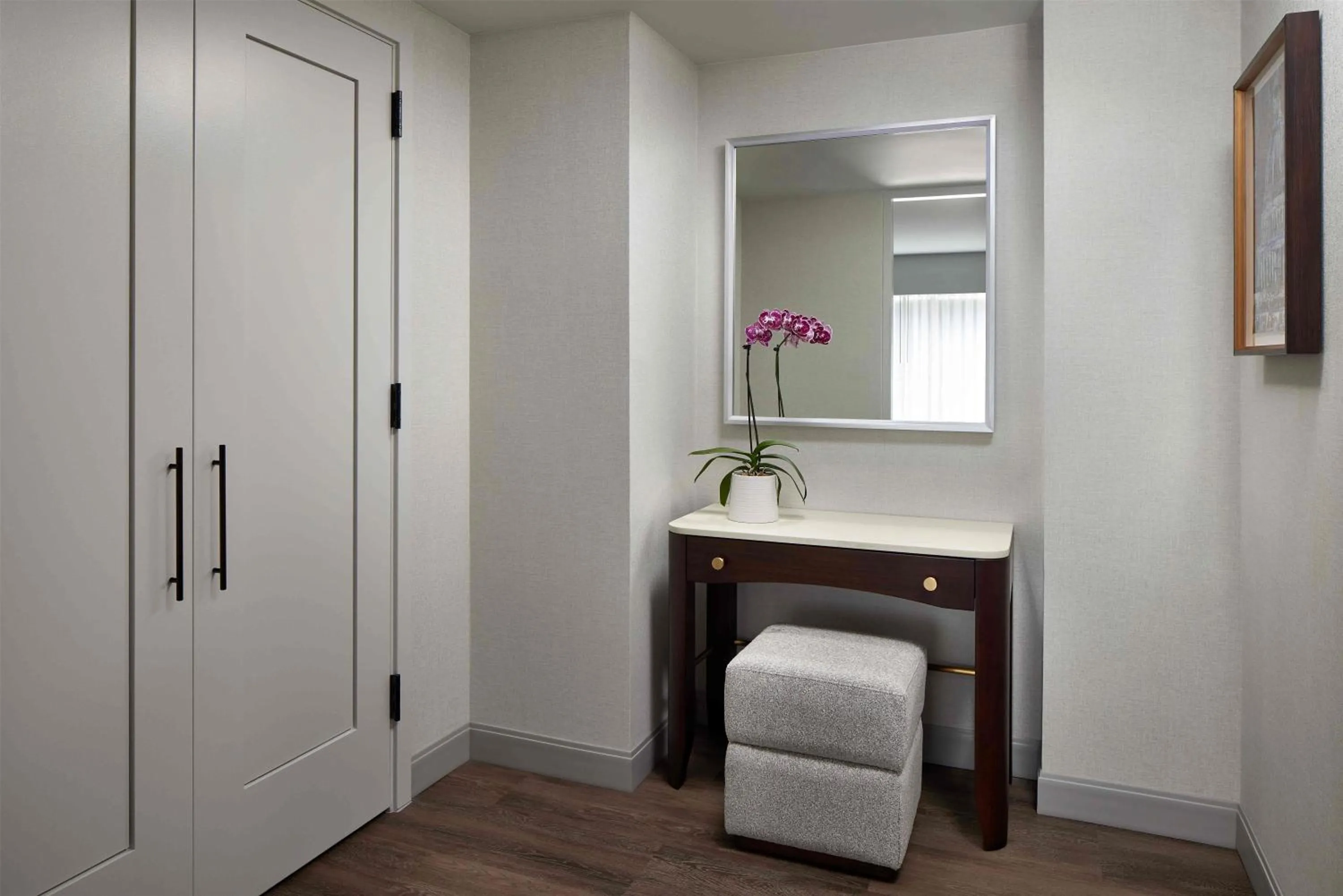 Photo of the whole room in Grand Hyatt Washington