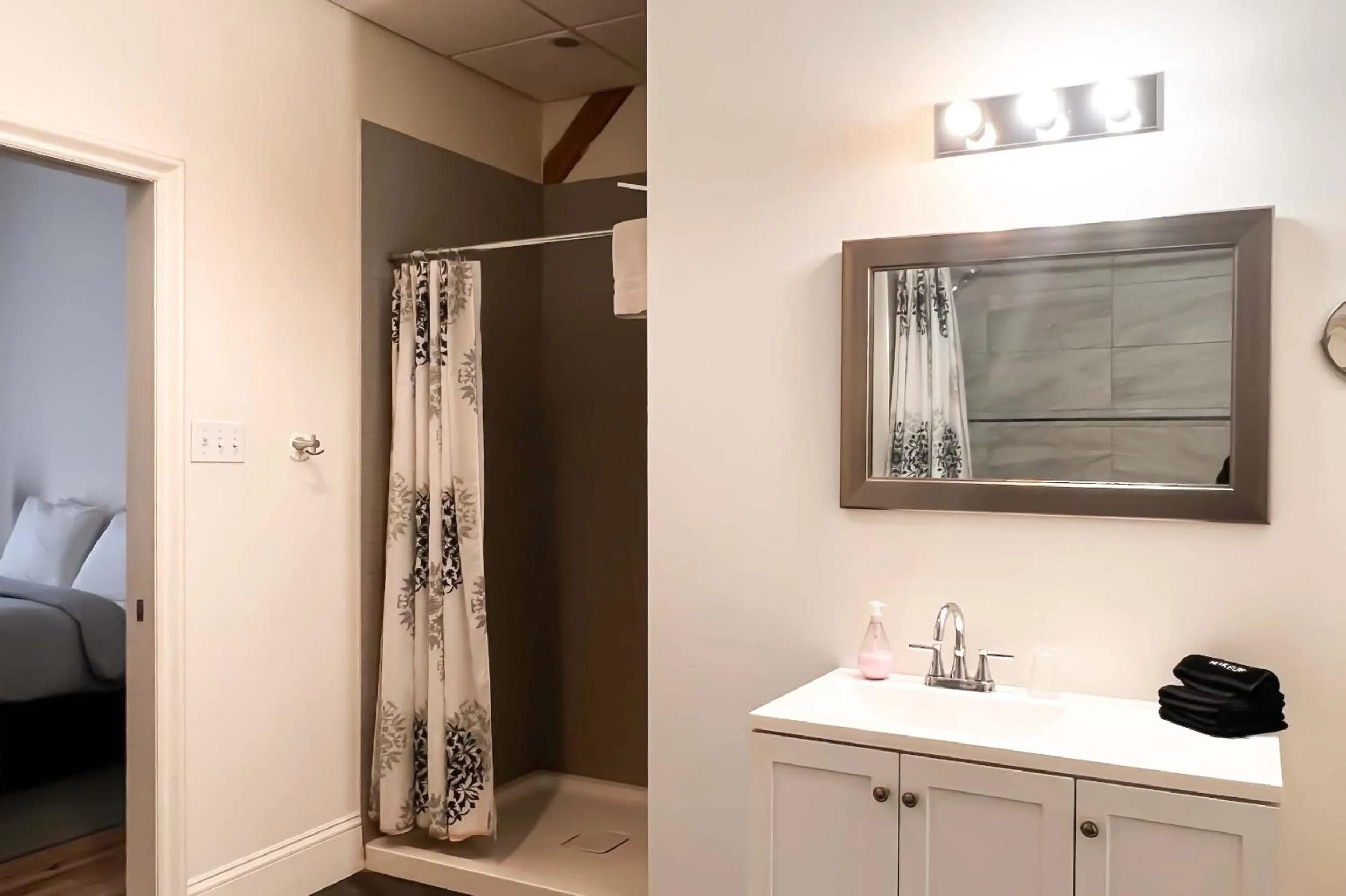 Shower in Royal Dalhousie