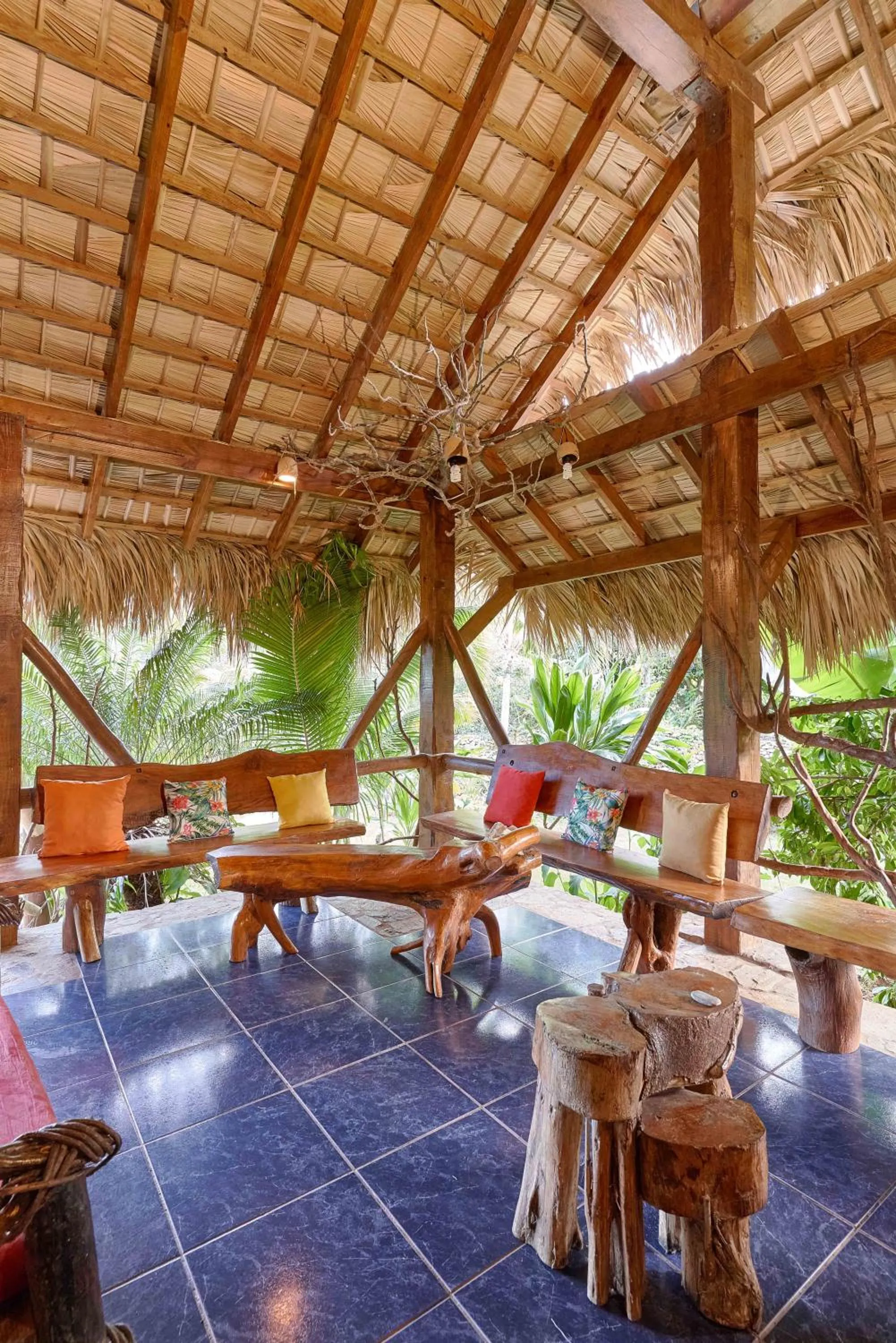 CHALET TROPICAL Hotel & Restaurant-Pizzeria