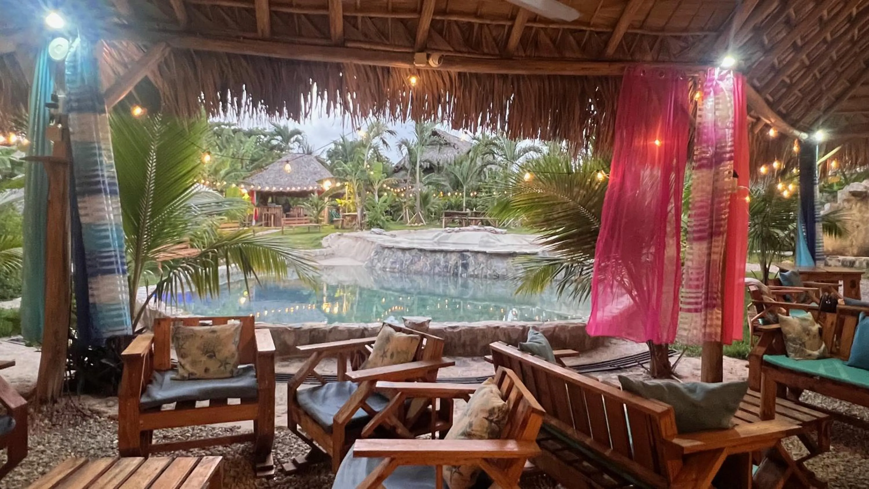 CHALET TROPICAL Hotel & Restaurant-Pizzeria