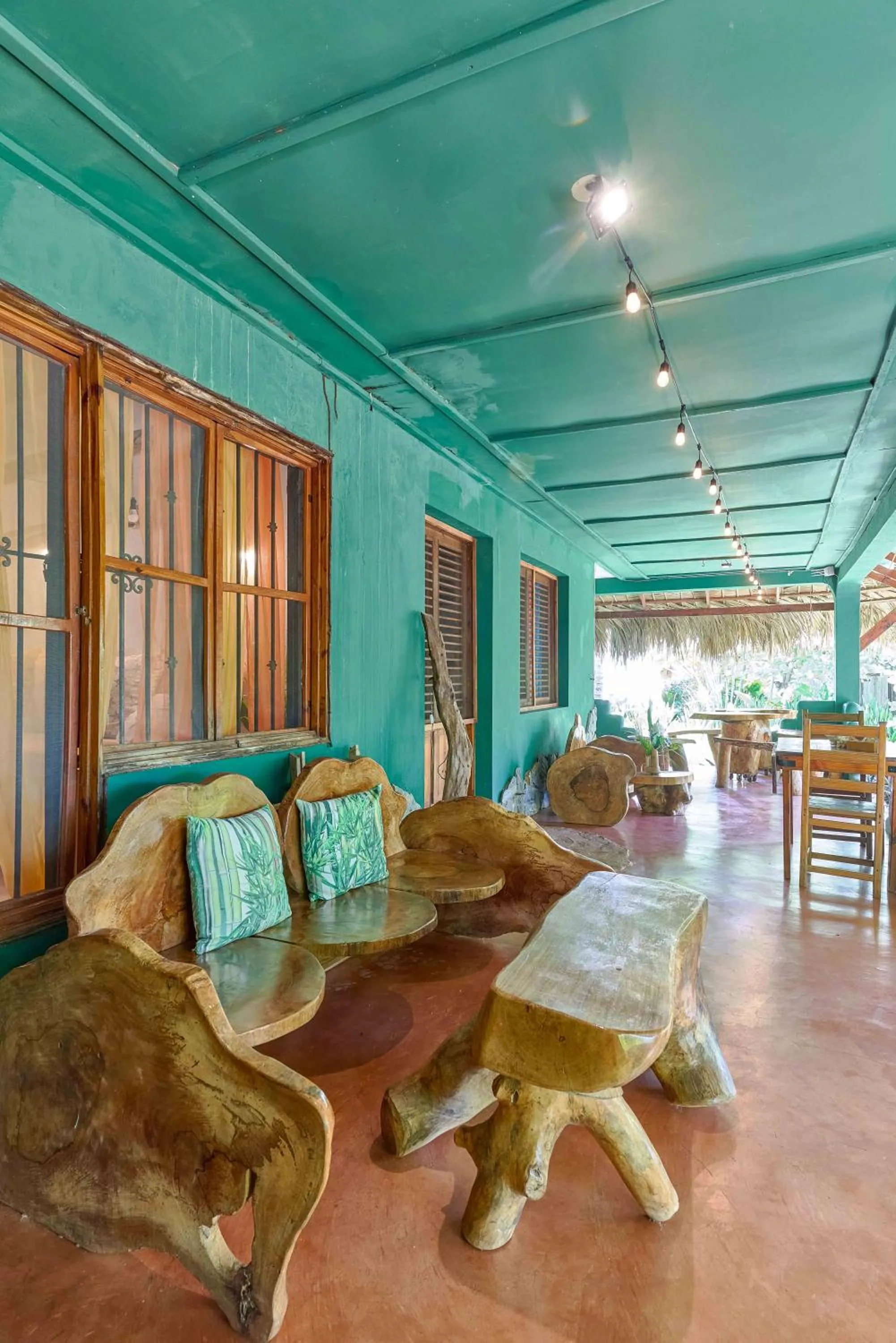 CHALET TROPICAL Hotel & Restaurant-Pizzeria