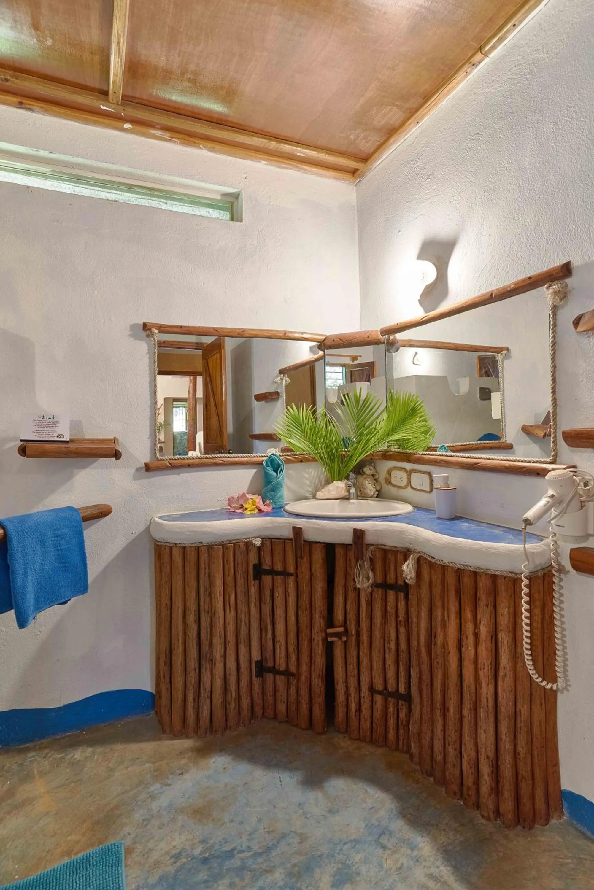 CHALET TROPICAL Hotel & Restaurant-Pizzeria