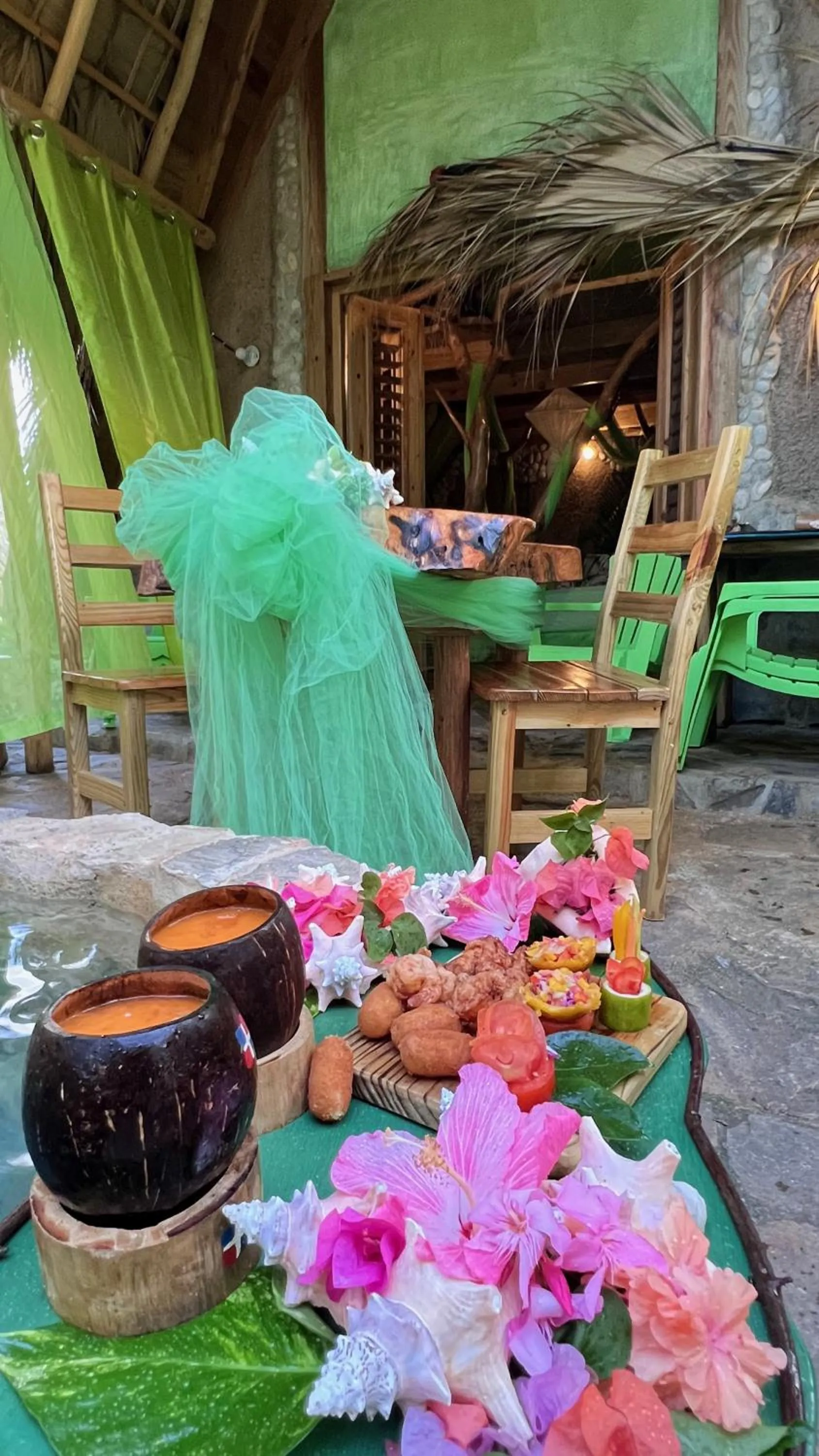 Food and drinks in CHALET TROPICAL Hotel & Restaurant-Pizzeria