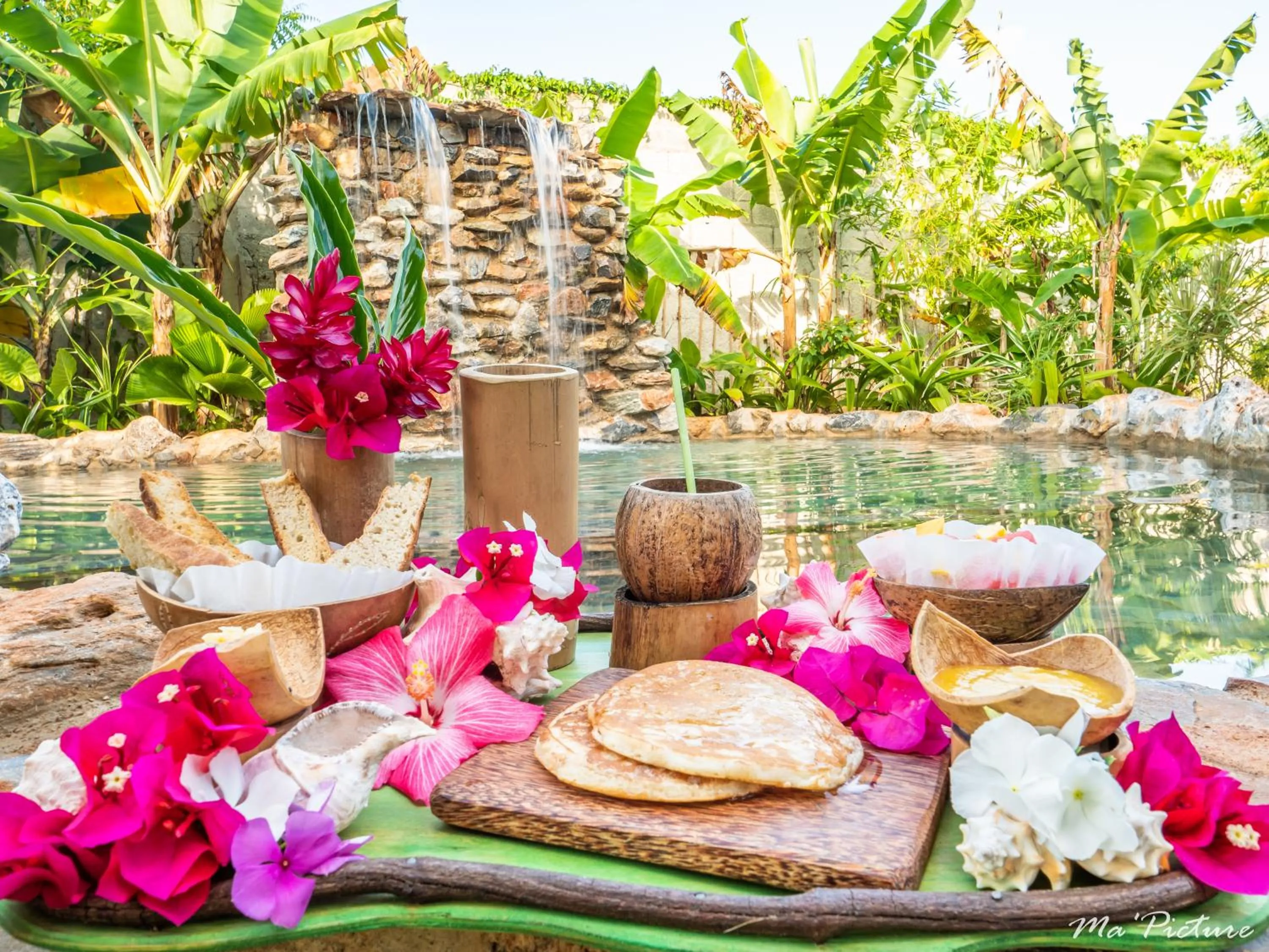 Food and drinks in CHALET TROPICAL Hotel & Restaurant-Pizzeria