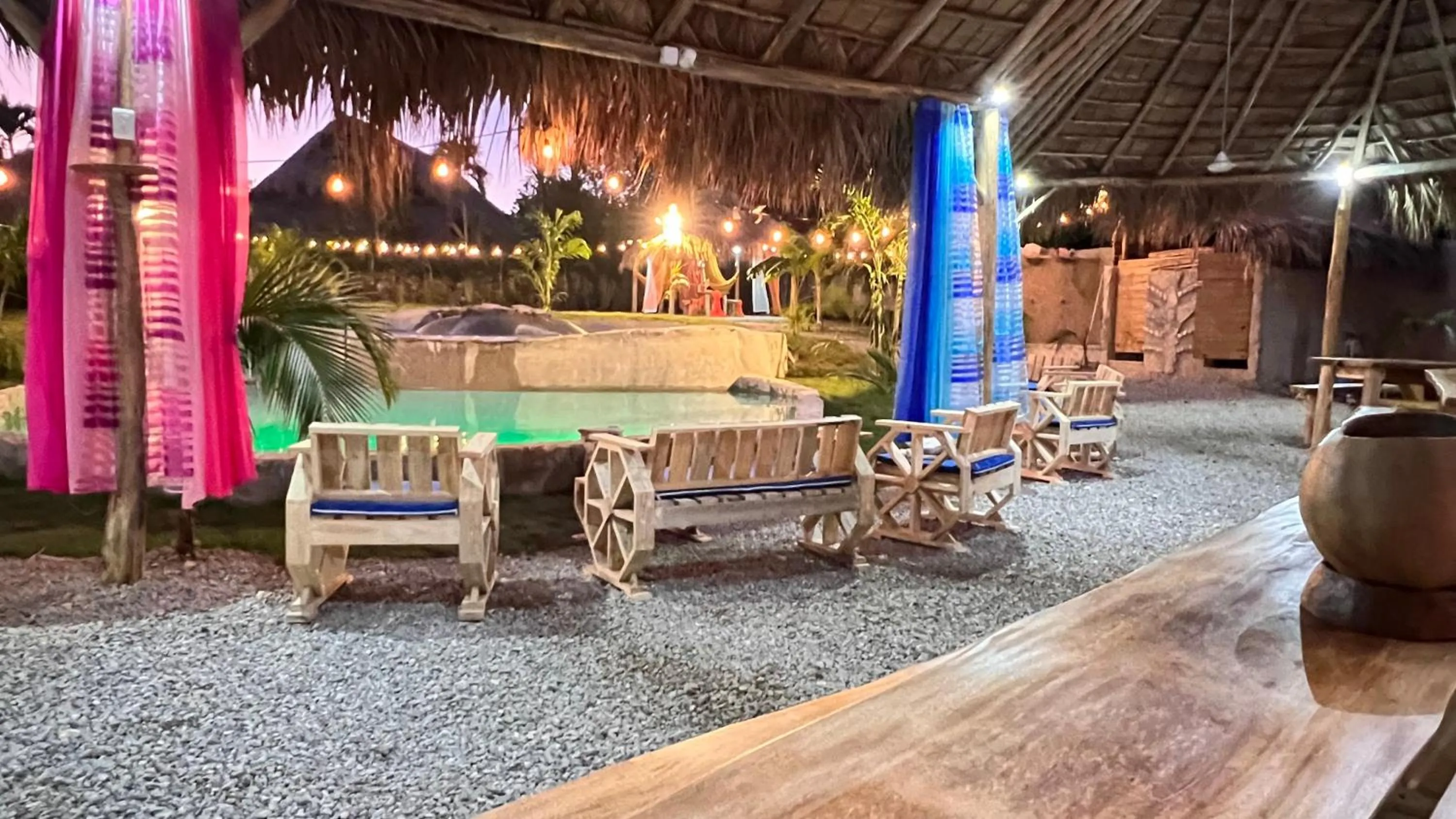 Restaurant/places to eat in CHALET TROPICAL Hotel & Restaurant-Pizzeria