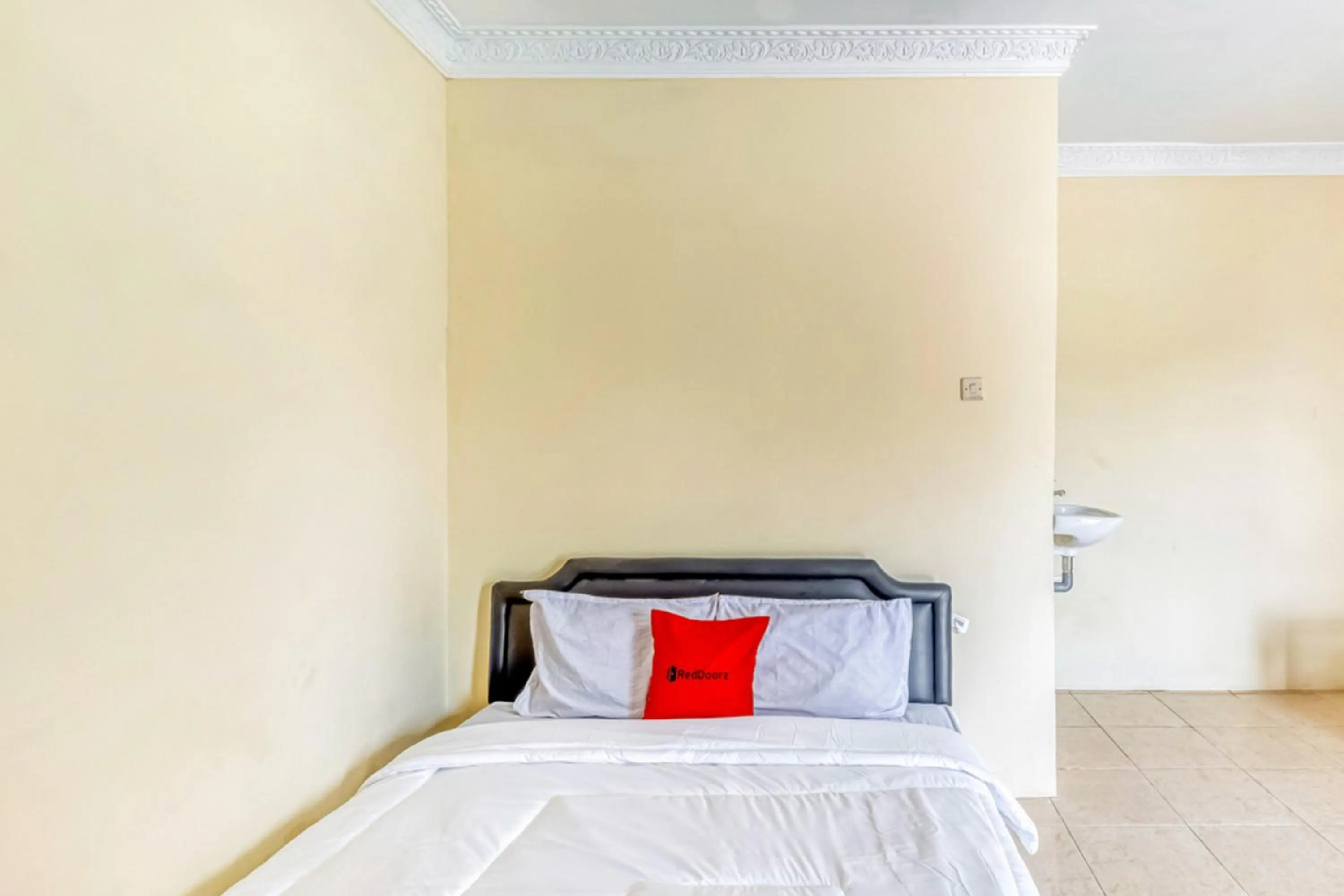 Bed in RedDoorz near Wisata Pantai Parangtritis