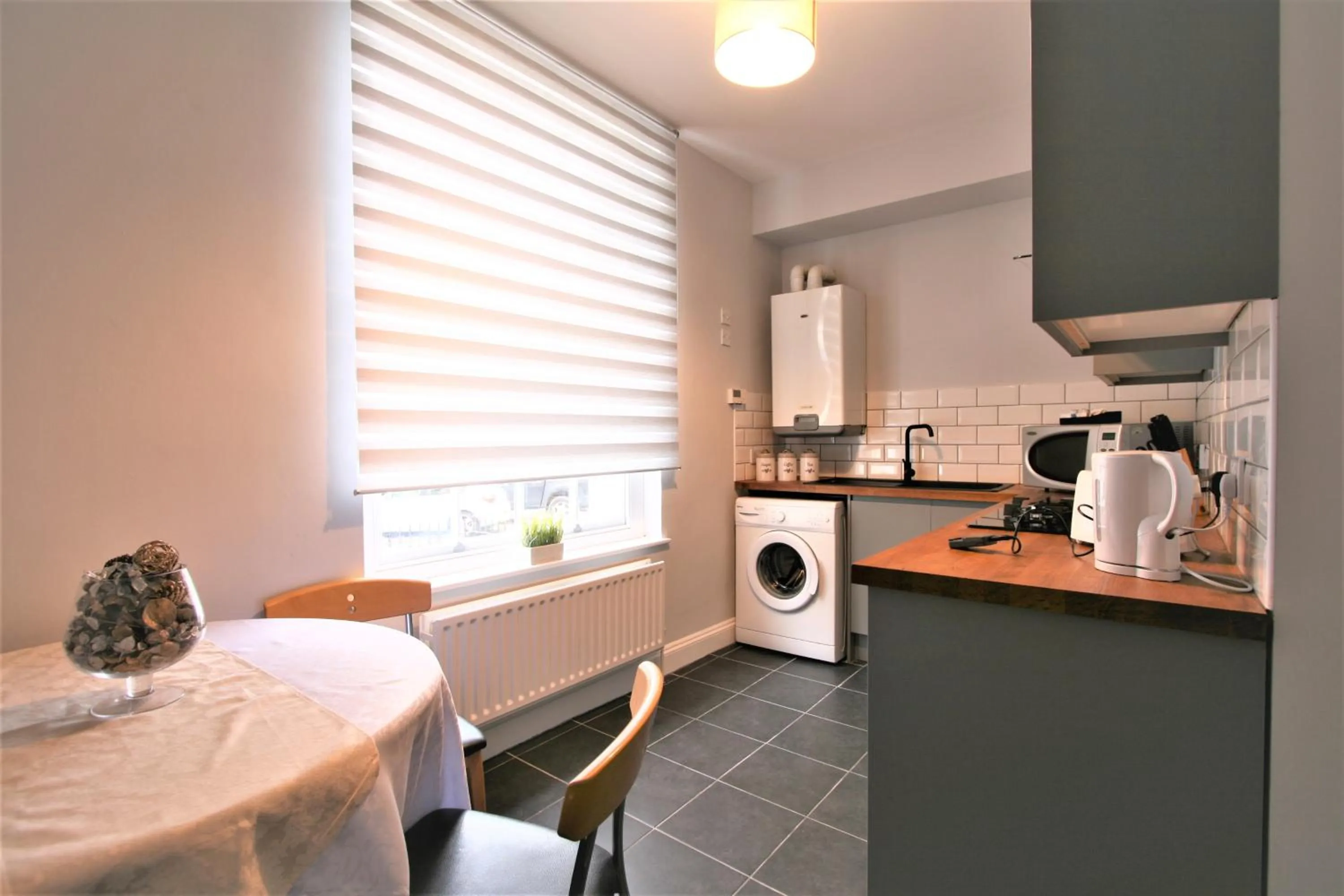 Nelson By The Docks Serviced Apartments by Roomsbooked