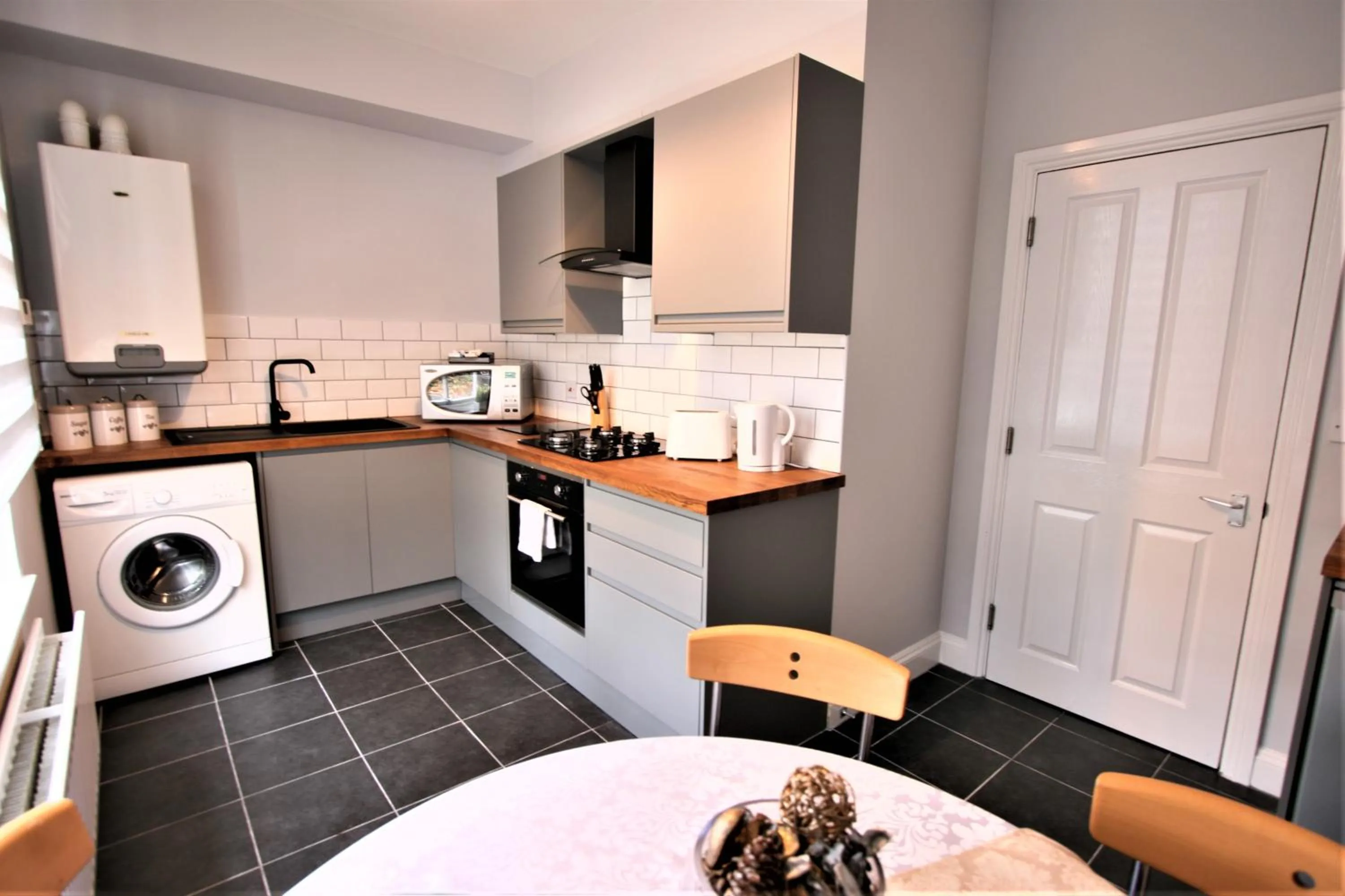 Nelson By The Docks Serviced Apartments by Roomsbooked