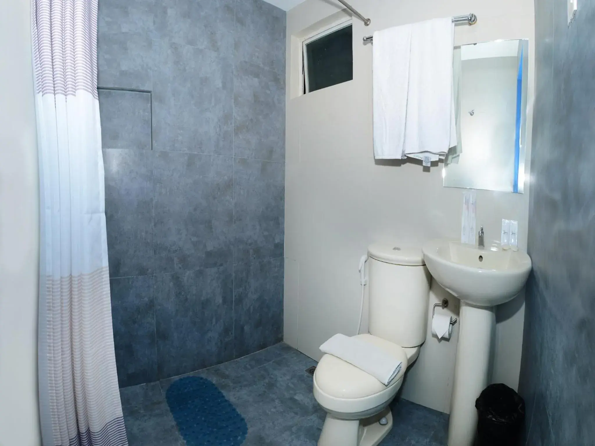 Deluxe Twin Room in Skyblue Hotel Deluxe Twin Room in Skyblue Hotel