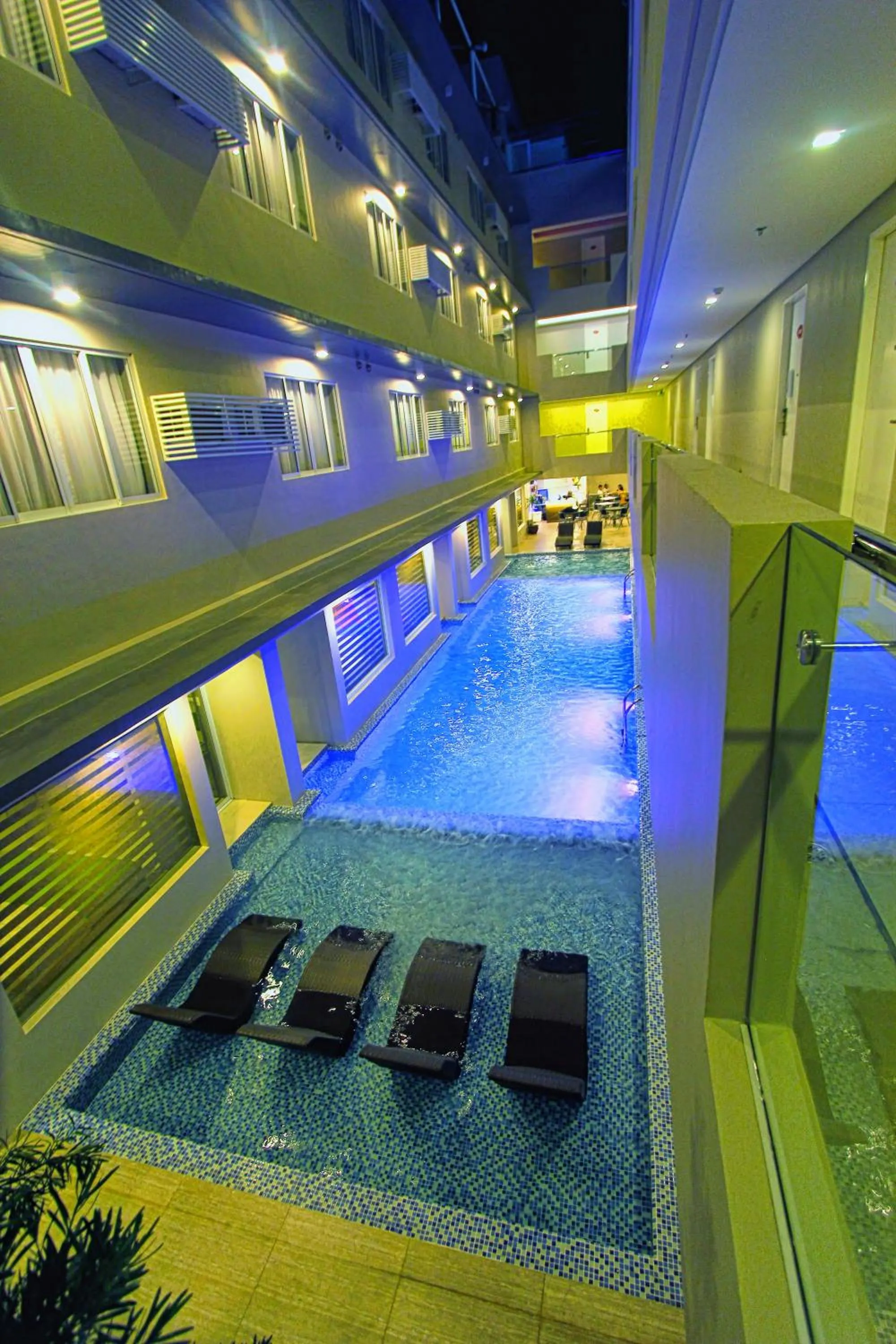 Swimming pool in Boracay Uptown