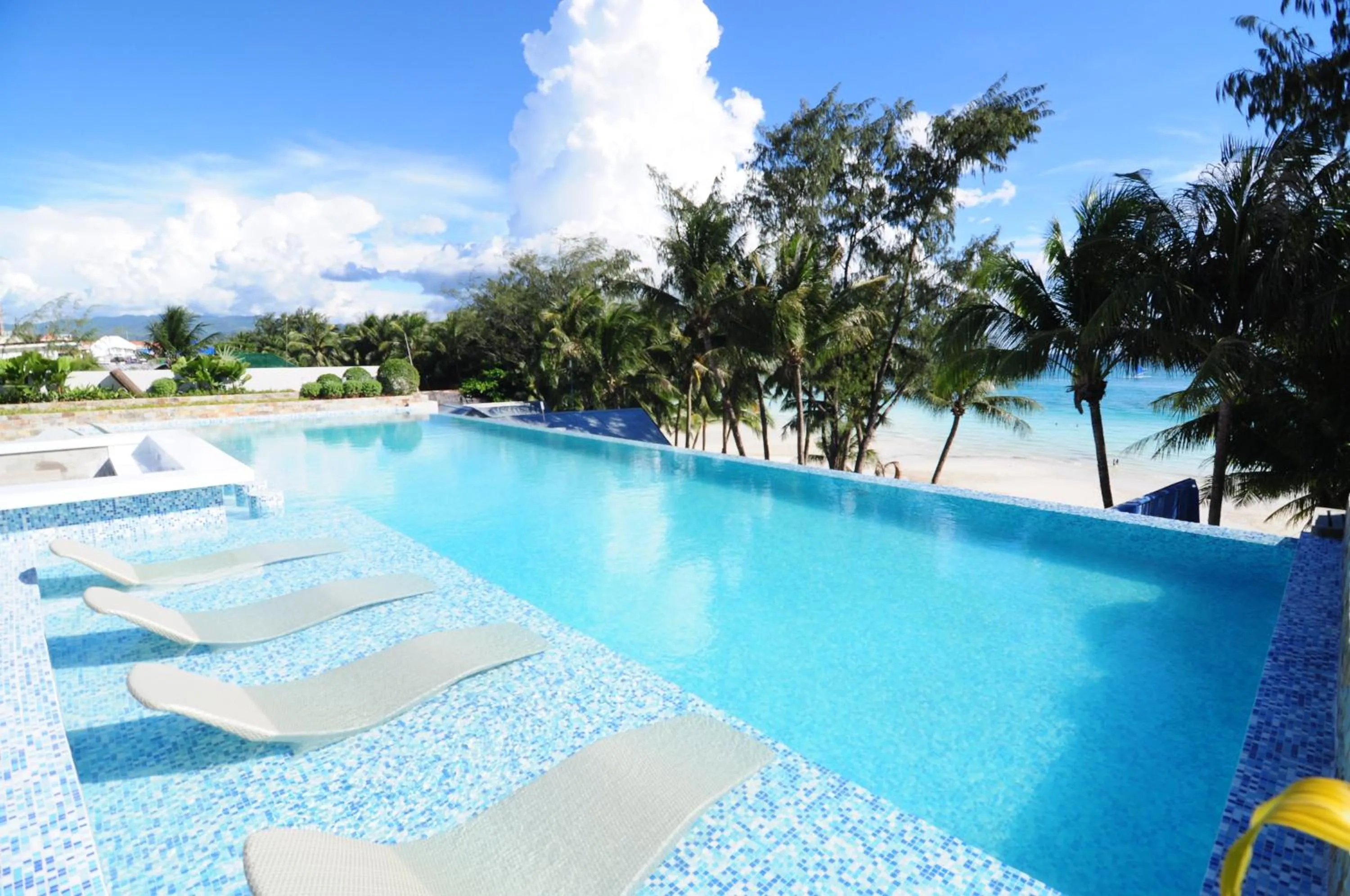 Facade/entrance in Boracay Uptown