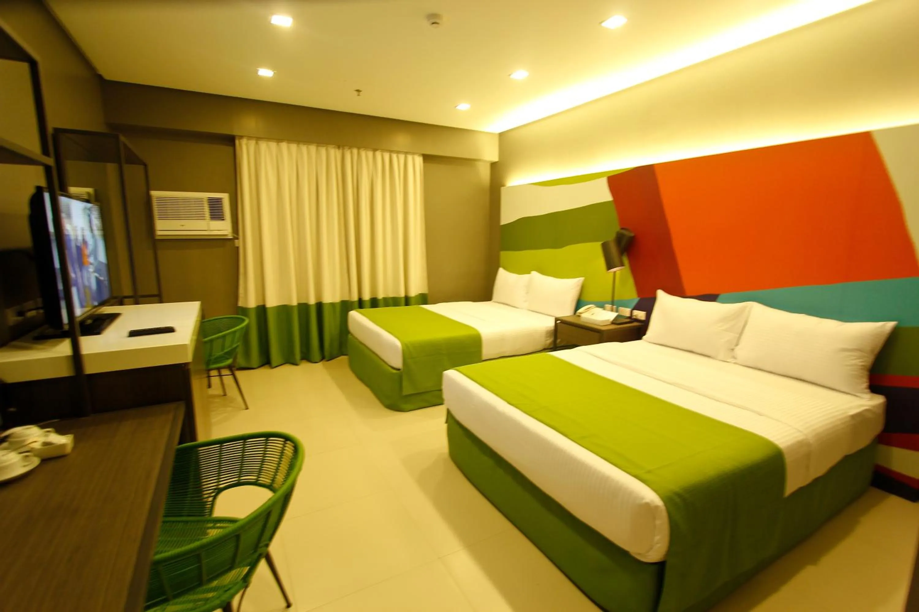 Photo of the whole room, Bed in Boracay Uptown