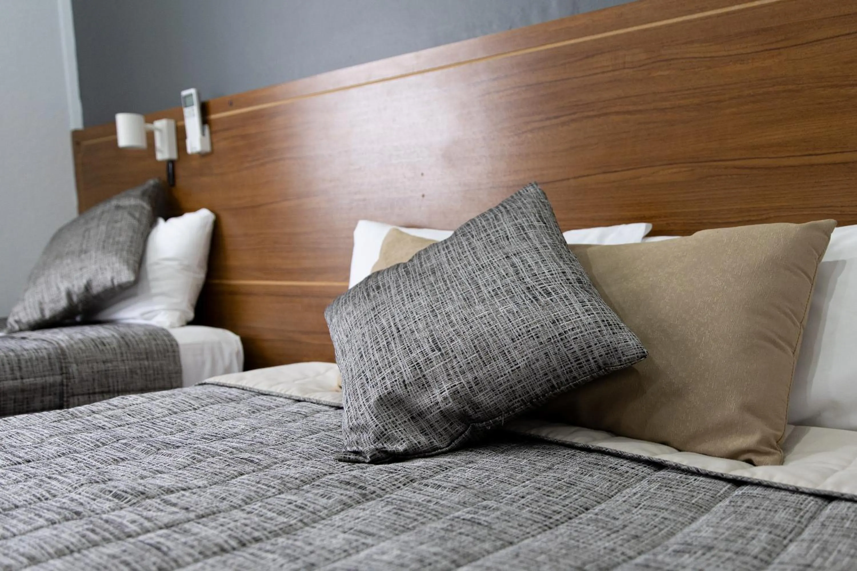 Bed in Garden Motor Inn