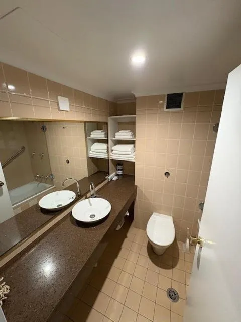 Golden Age Motor Inn