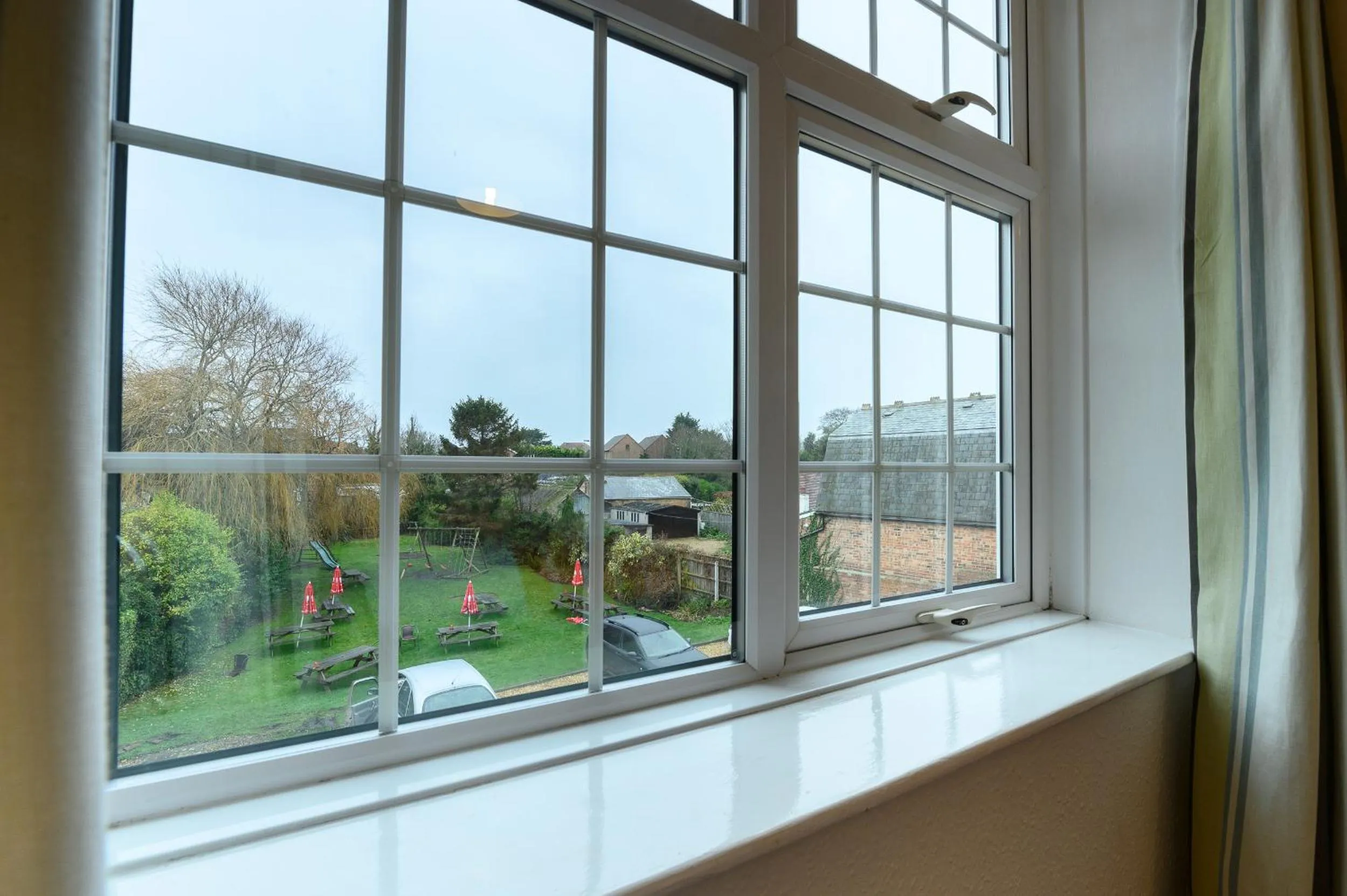 Garden in THE LAZY LION