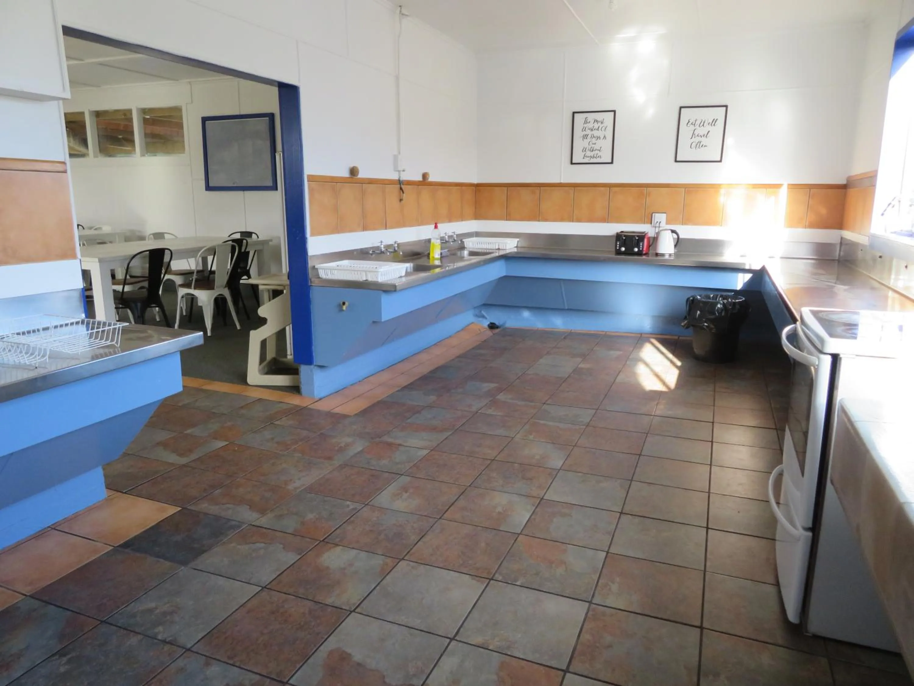 Communal kitchen in Whanganui Seaside Holiday Park