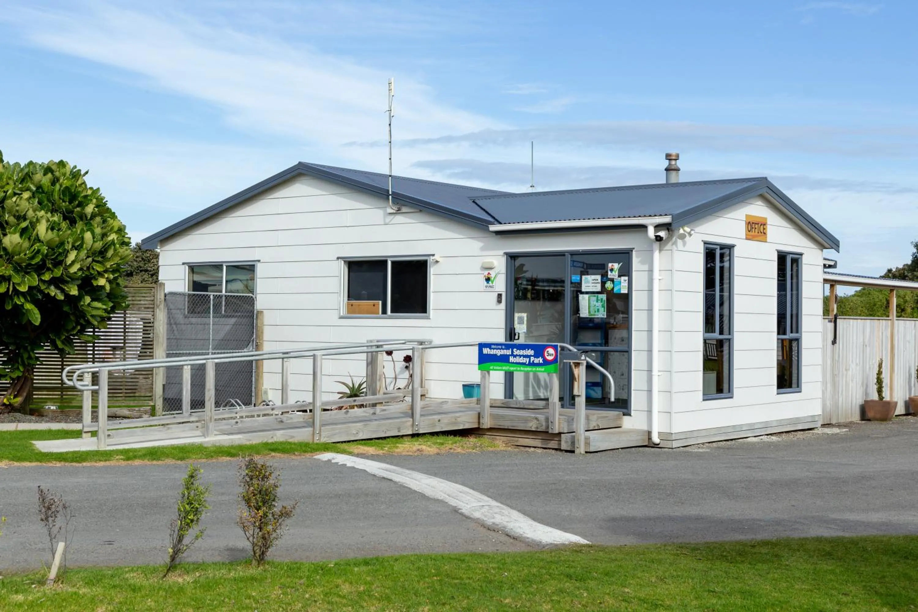 Facade/entrance in Whanganui Seaside Holiday Park