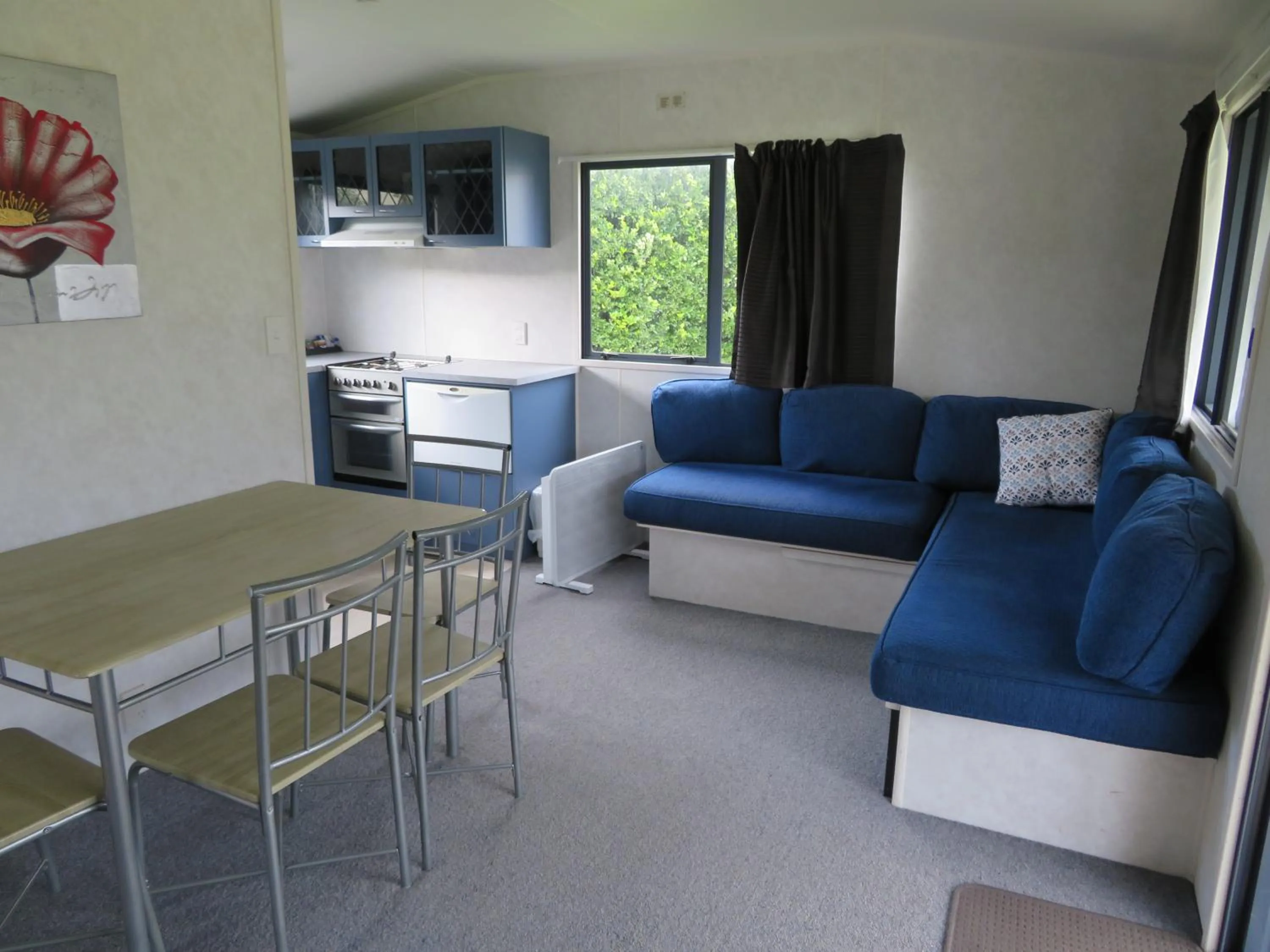 Kitchen or kitchenette in Whanganui Seaside Holiday Park